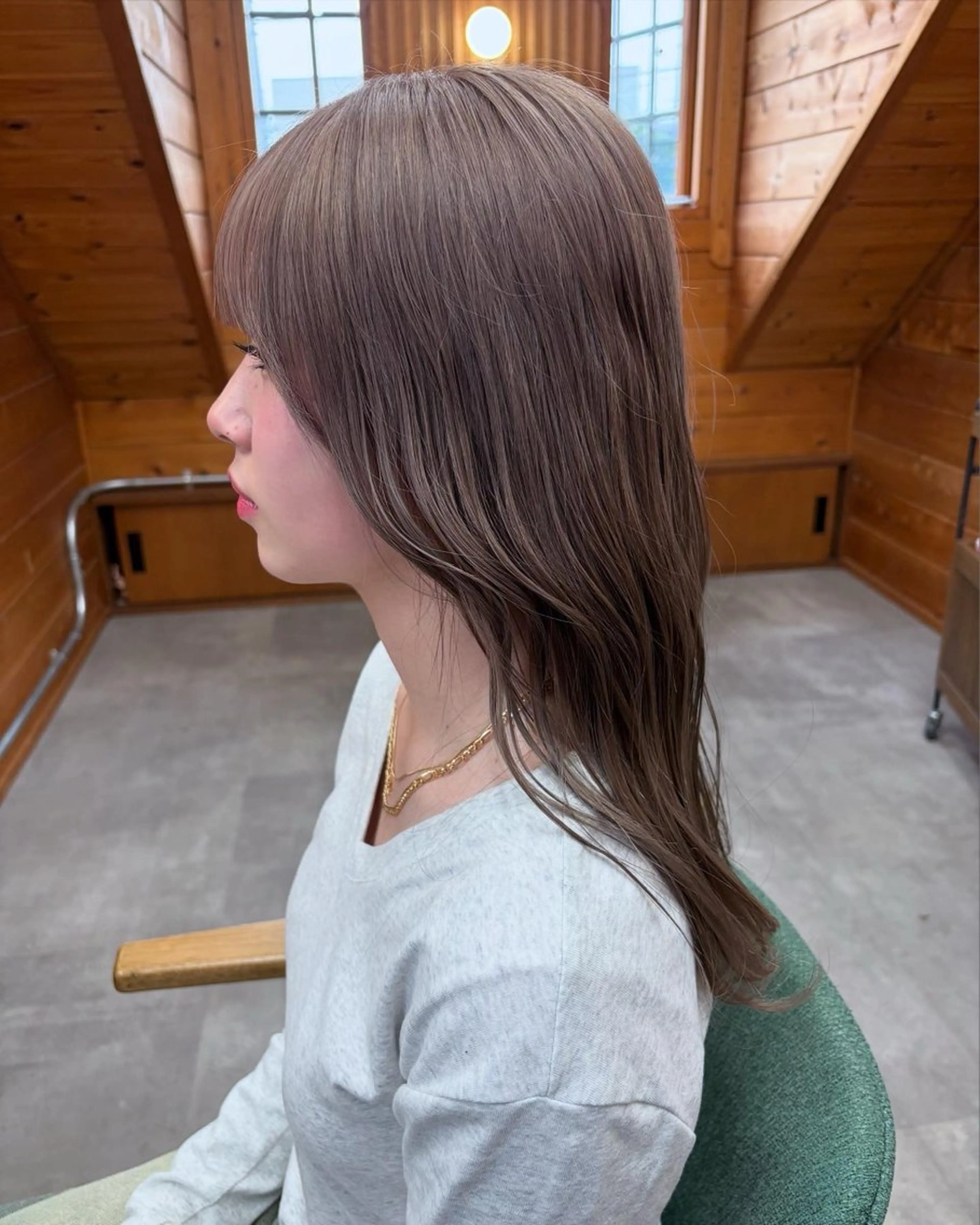 ミディアム カラー ベージュカラー ブリーチ カット ヘアカラー 五十嵐 雄毅のヘアスタイル