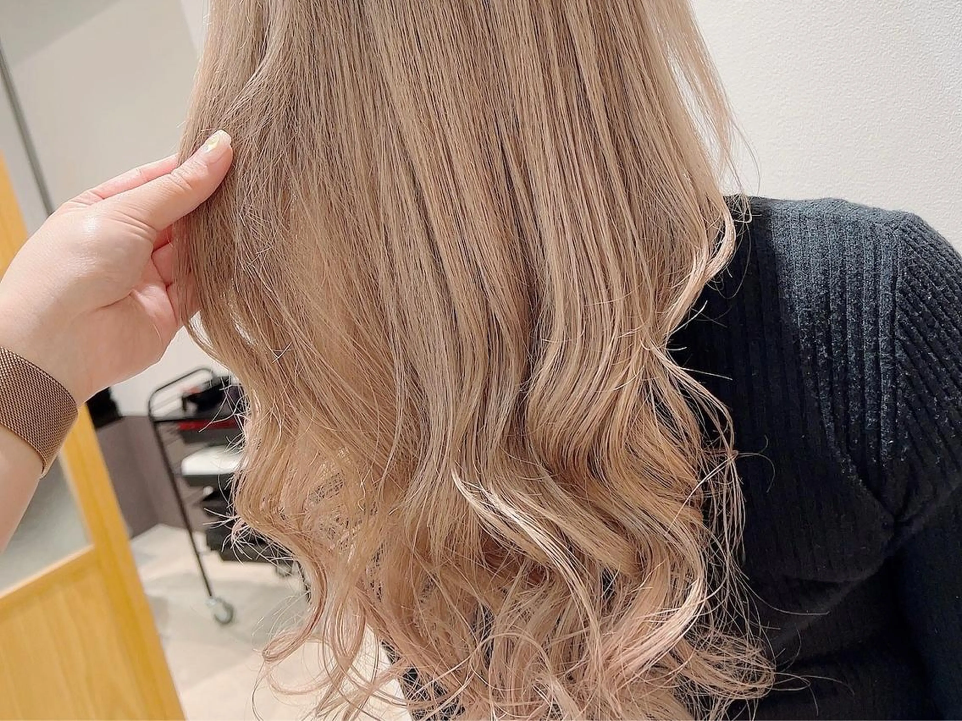 ロング カラー ブリーチ ケアブリーチ ハイトーンカラー ヘアカラー トリートメント 新宿color🐝 AYAKA🌈💖のヘアスタイル