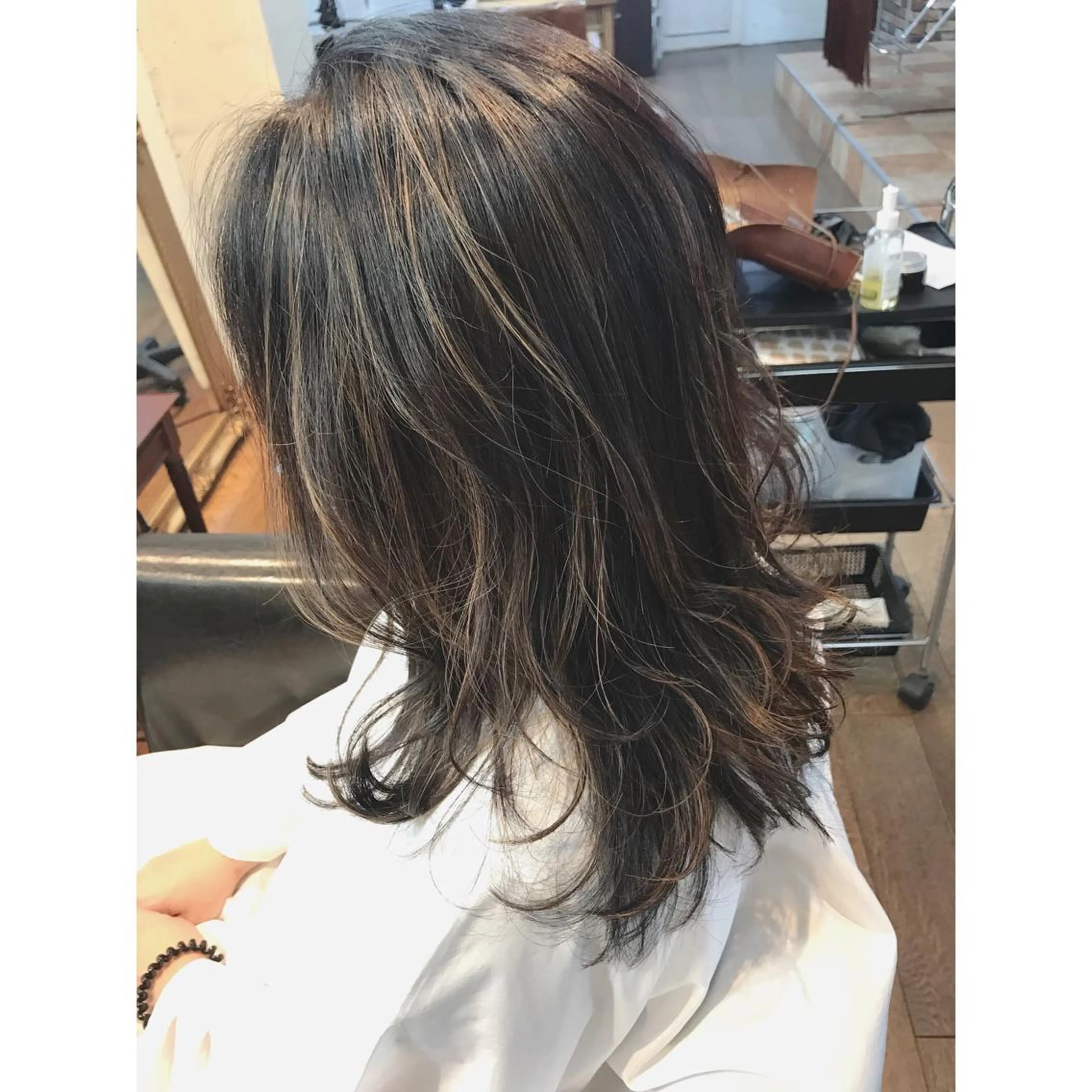 ミディアム カラー ヘアアレンジ ハイライトカラー ハイライト corona hairdesign KAZUE MAEDA所属・マエダ　カズエ🫶 coronahairのヘアスタイル