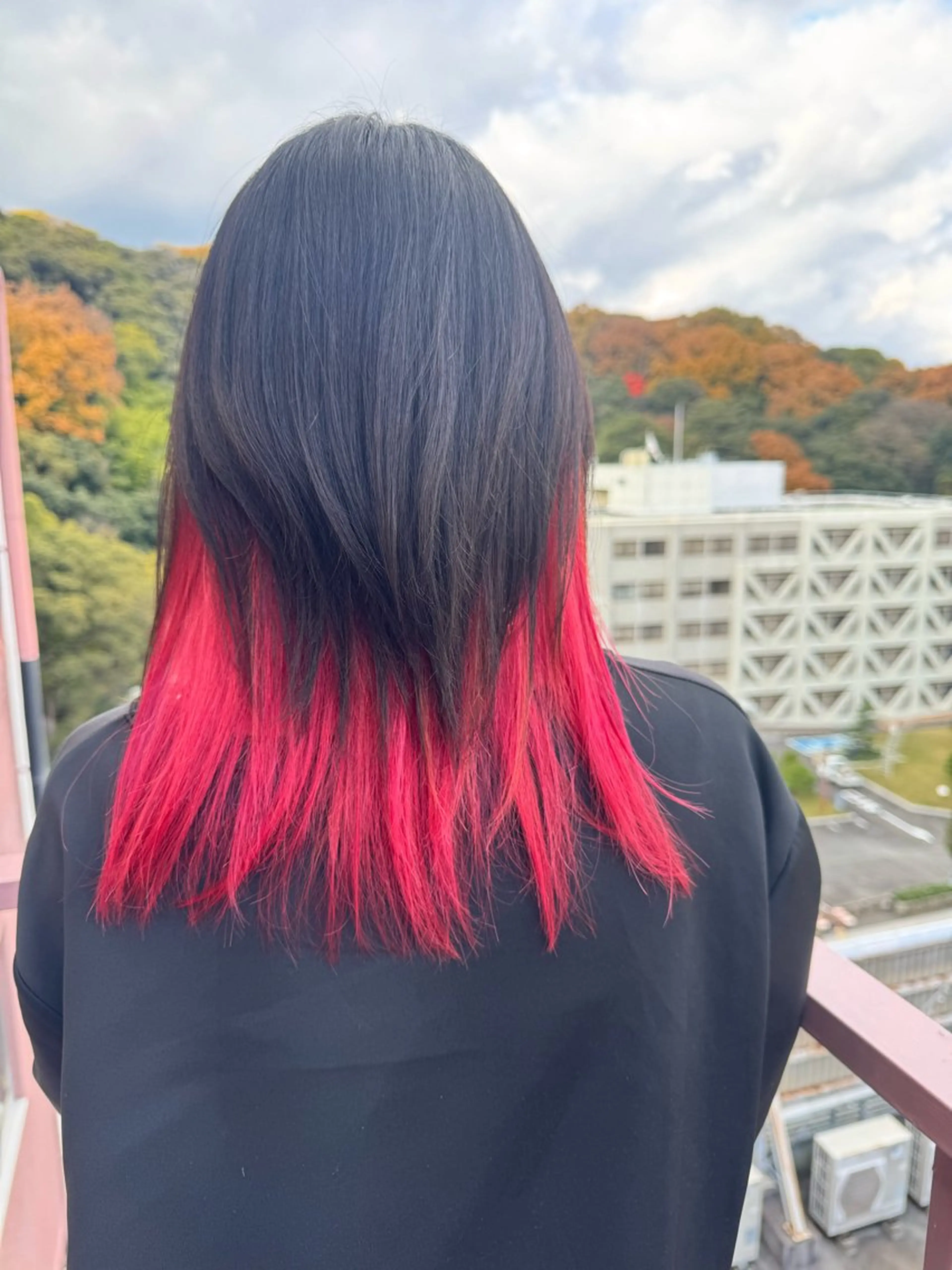 セミロング カラー レッドカラー ウルフカット ヘアカラー Viage （ビアージュ）のヘアスタイル