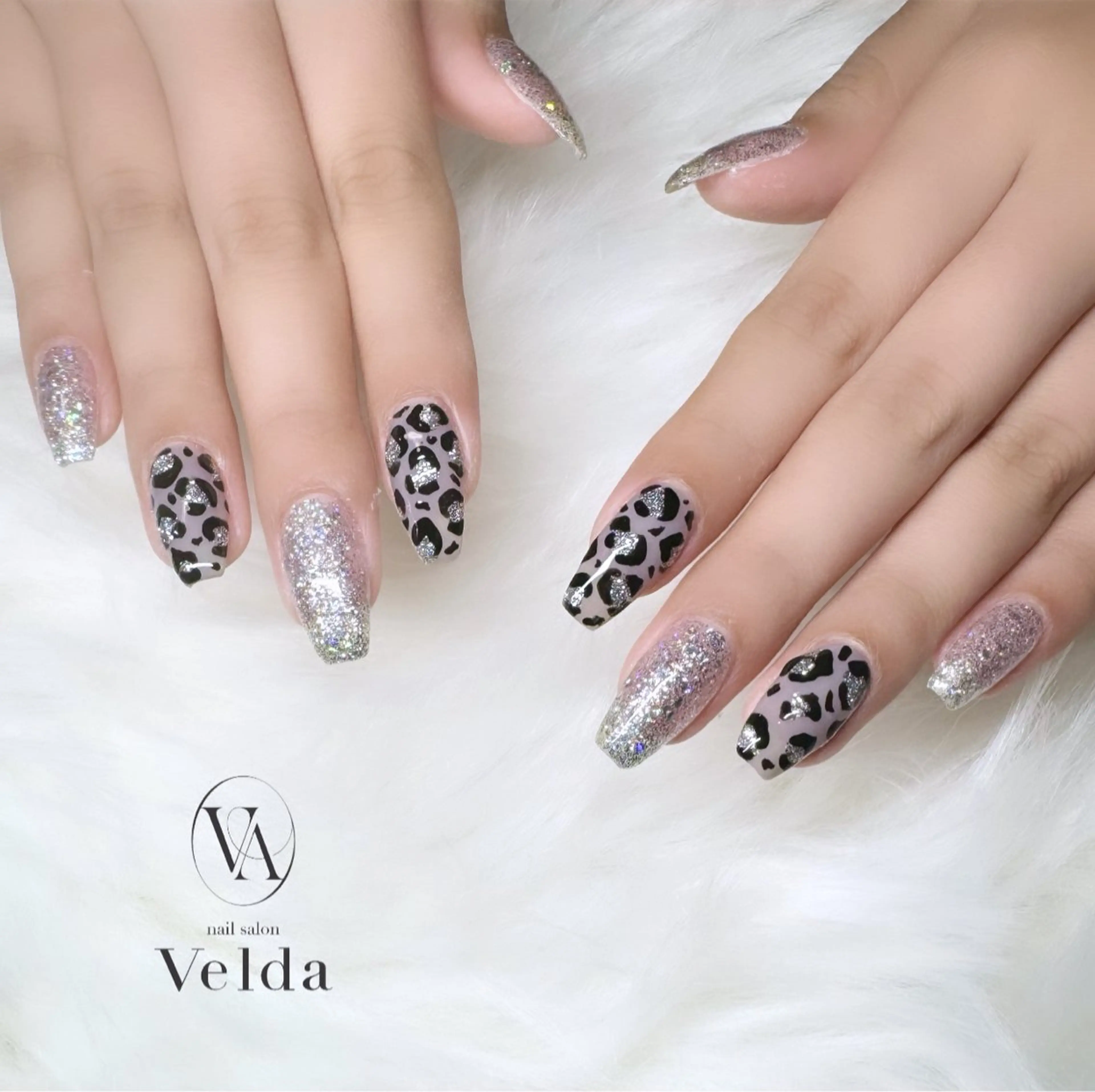 ネイル アニマル柄 ラメ(グリッター) ワンカラーネイル 💎スカルプ💎 Velda(ベルダ)のネイルデザイン