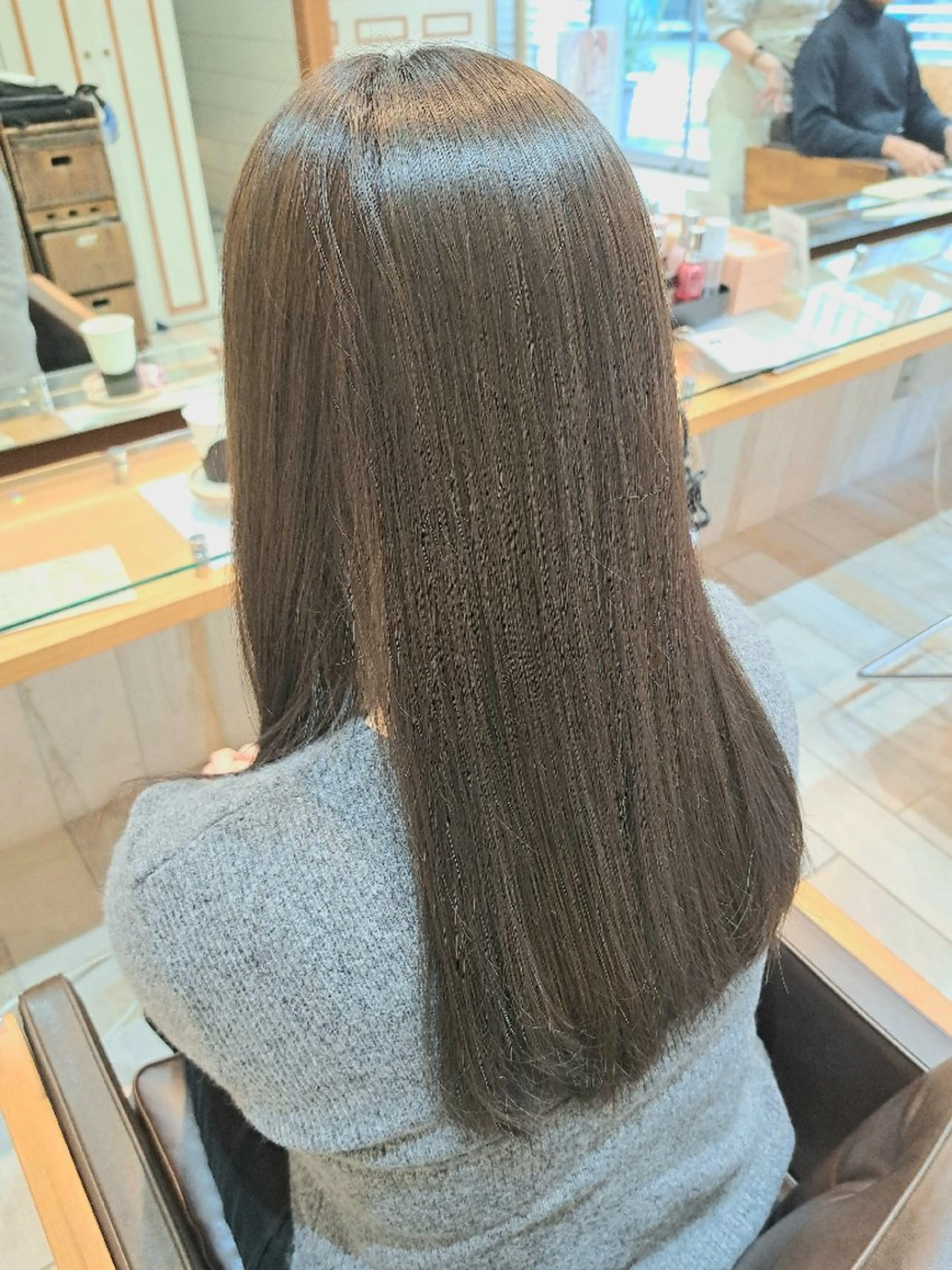 ロング カラー ブリーチ グレージュ ブリーチなしカラー オリーブグレージュ オリーブグレー 渋谷／ ＭＩＹＵのヘアスタイル