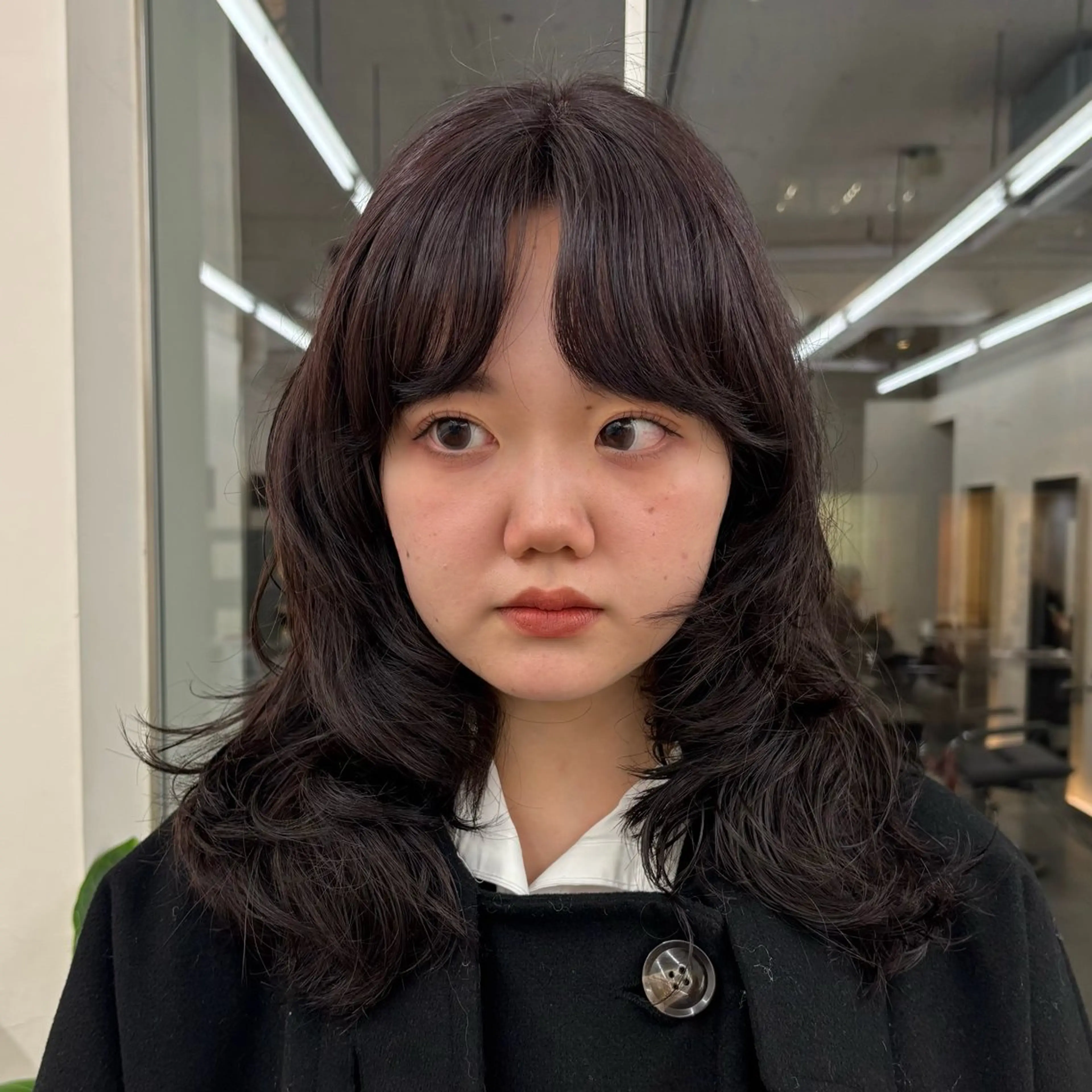 セミロング ケアカラー 暗髪／艶髪／渋谷/ モモカ🎀のヘアスタイル