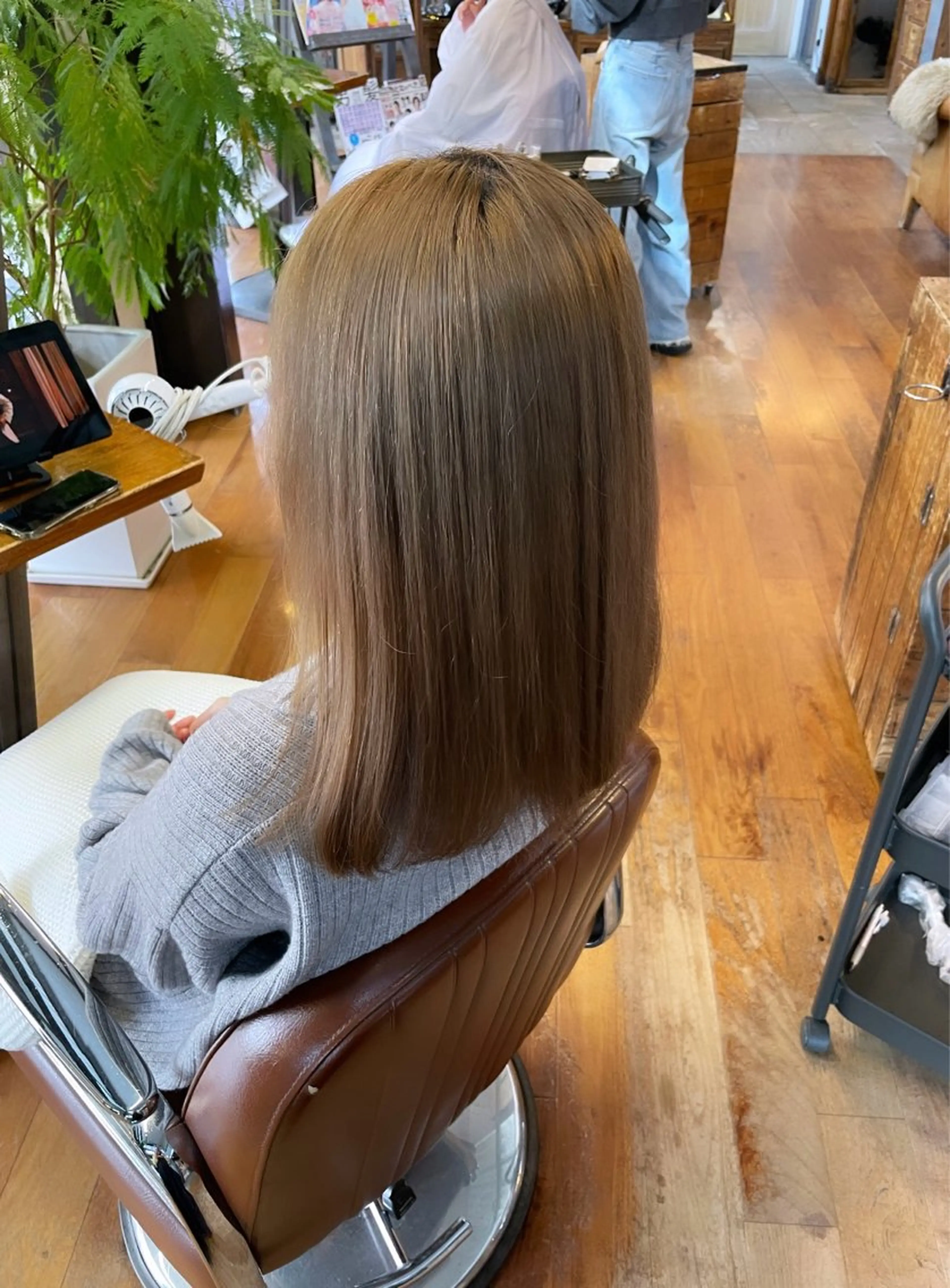 ミディアム カラー ブリーチ ayaka |トレンドヘアのヘアスタイル