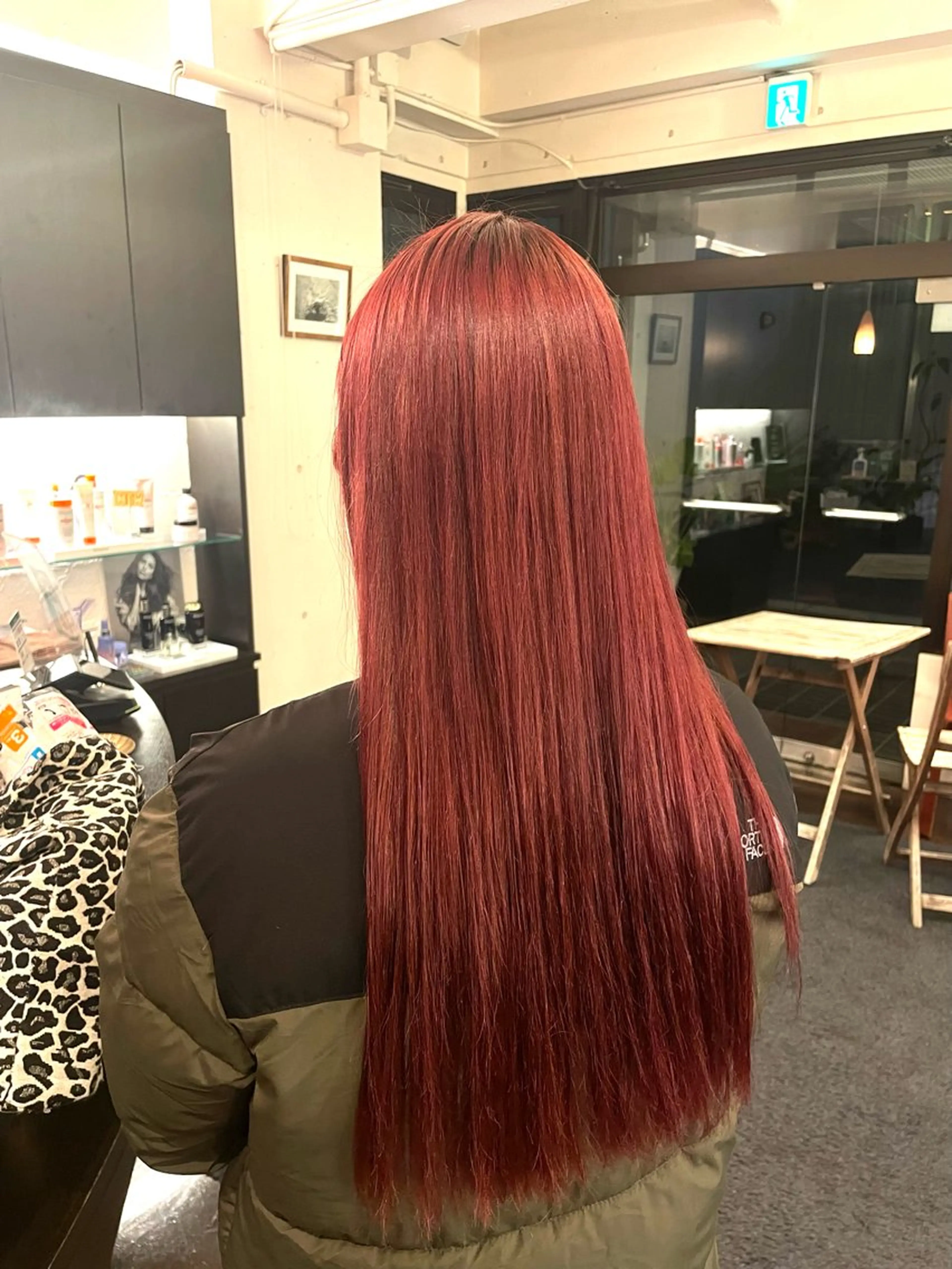 ロング カラー ブリーチ ボルドーカラー レッドカラー TIECHEL所属・韓国ナチュラル・ ベージュ/落合夏希のヘアスタイル