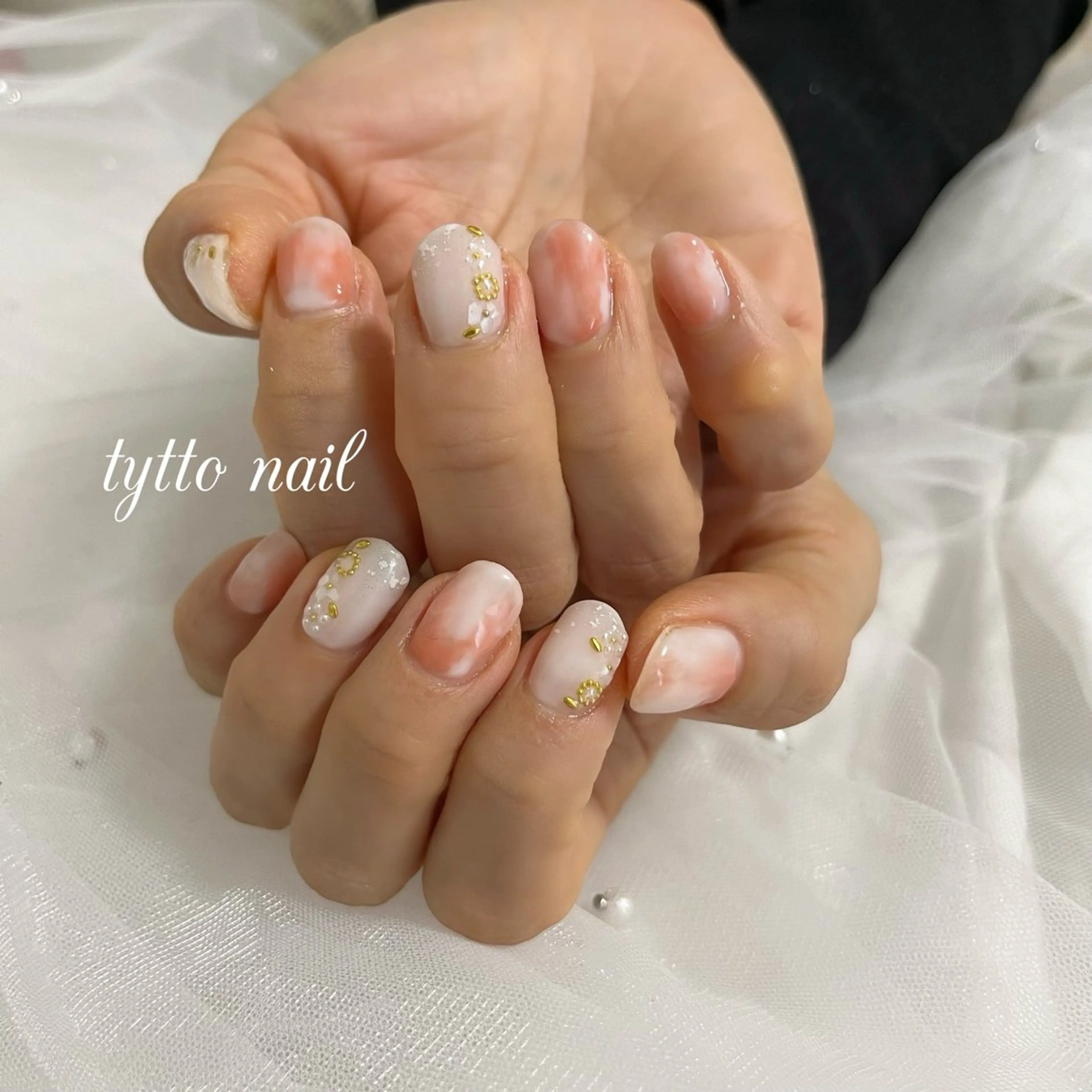ネイル フラワーネイル ニュアンスネイル オフィスネイル ピンク ショートネイル ハンドネイル tytto nail ❤︎‪‪eri‪‪のネイルデザイン