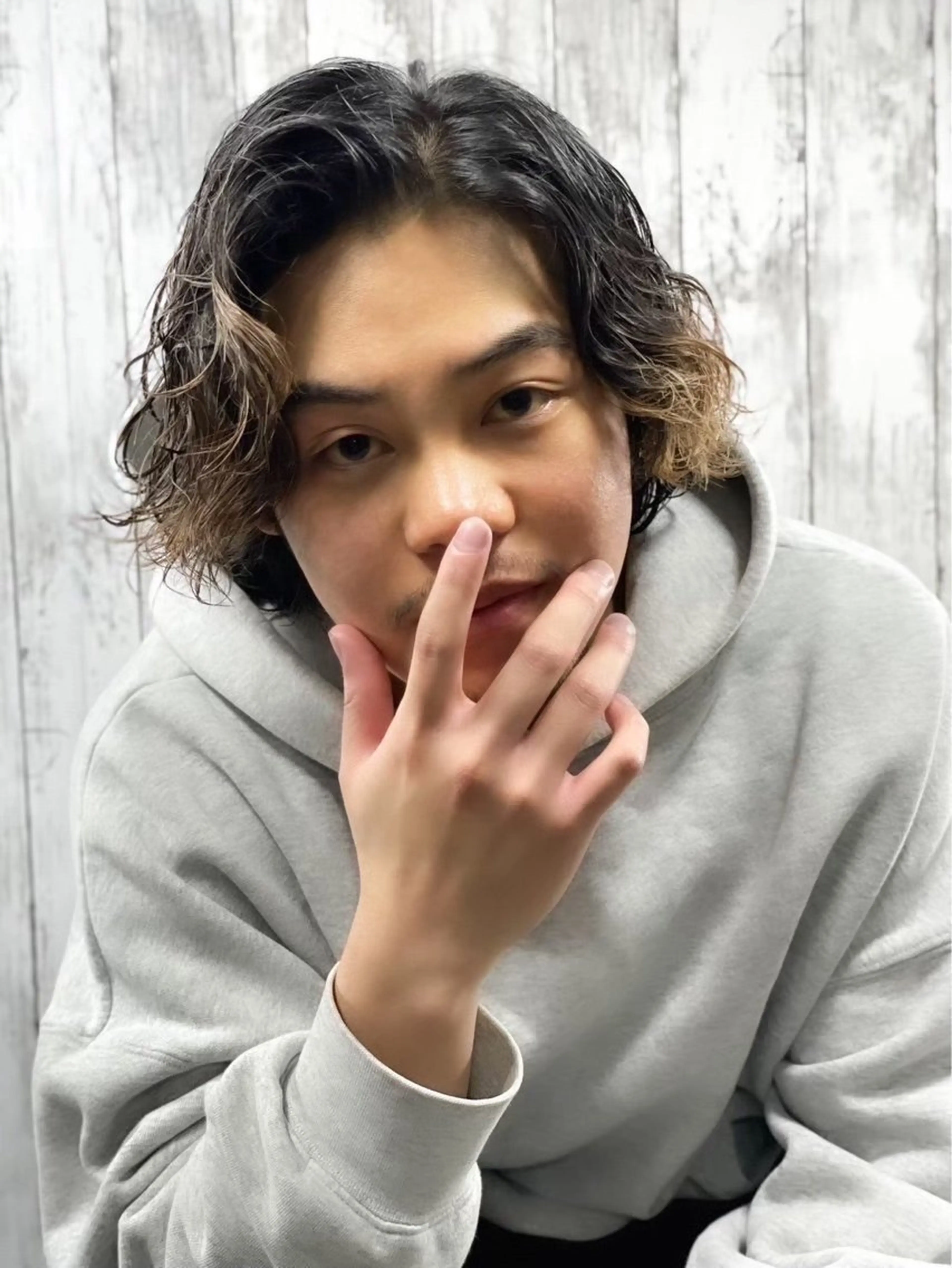 ロング パーマ ヘアアレンジ メンズ カット パーマ プレミアムバーバー新宿店所属・⚡️メンズ特化⚡️ 倉林 隼大のヘアスタイル