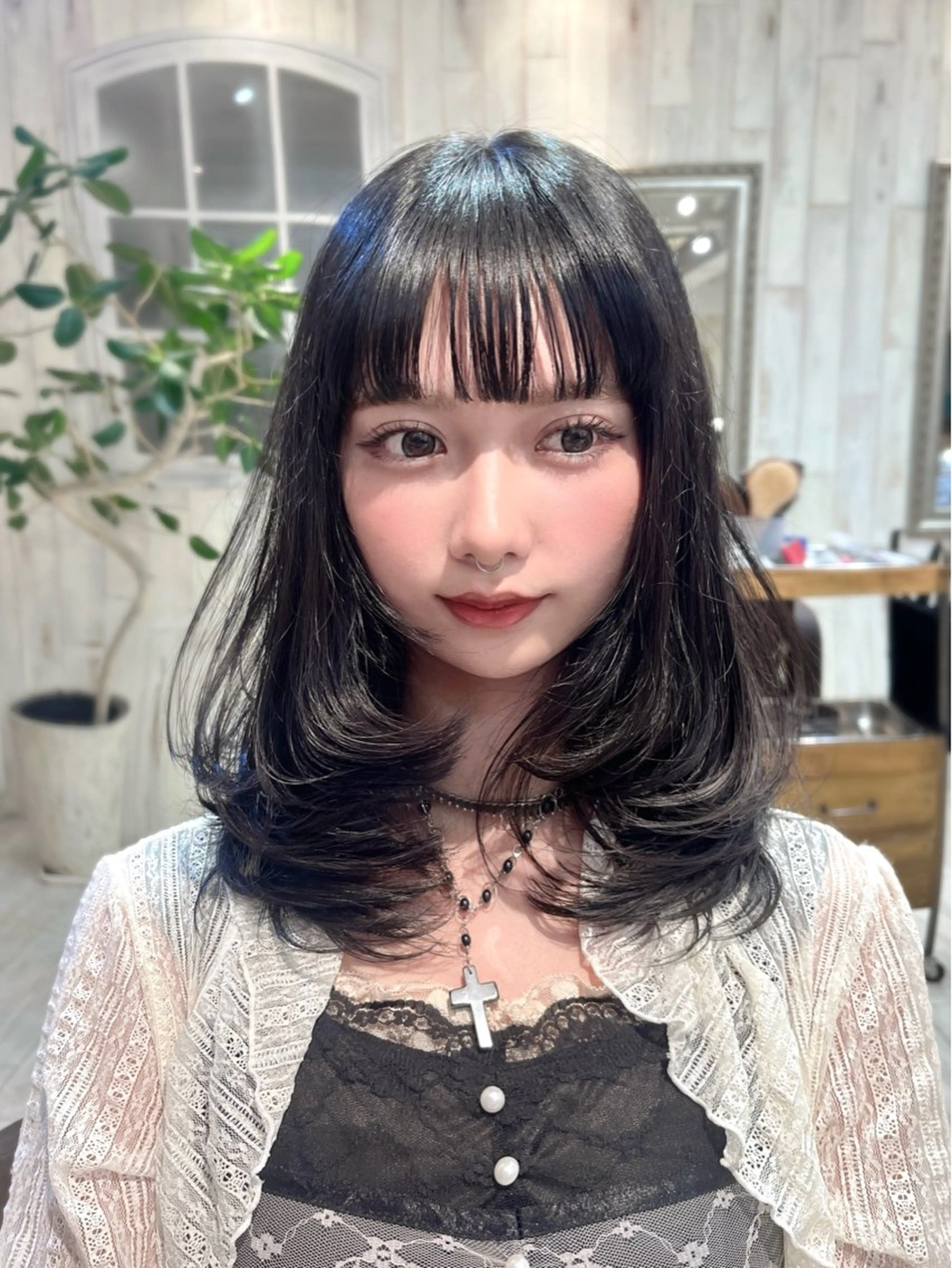 セミロング カラー ヘアアレンジ 透明感カラー グレージュ くびれヘア ハイレイヤー 韓国風ヘア カット ヘアカラー トリートメント レイヤーカット ✨️進藤ひかりのヘアスタイル