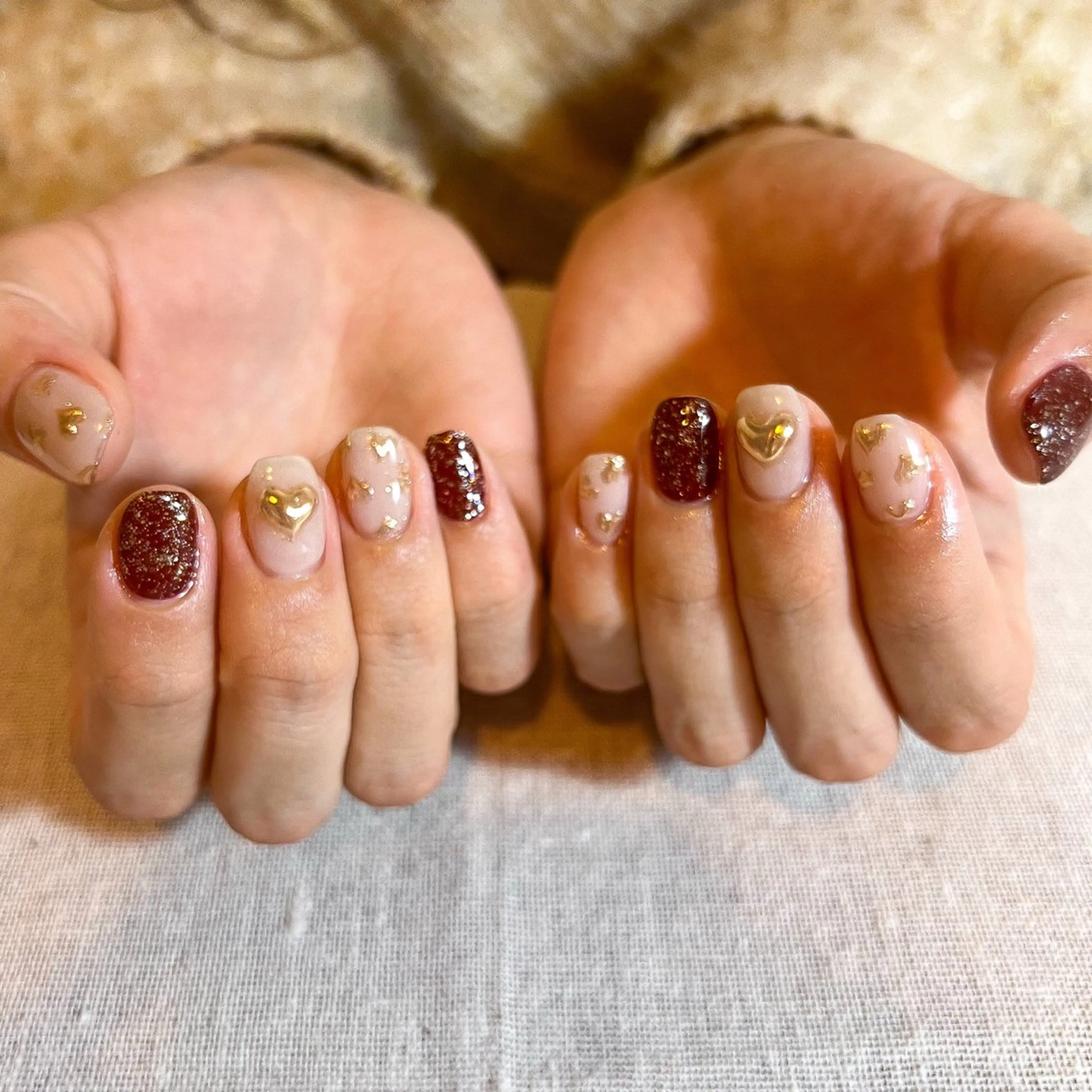 ネイル アートネイル ボルドー ゴールド ハート キラキラネイル ハンドネイル pointillé .ayaのネイルデザイン