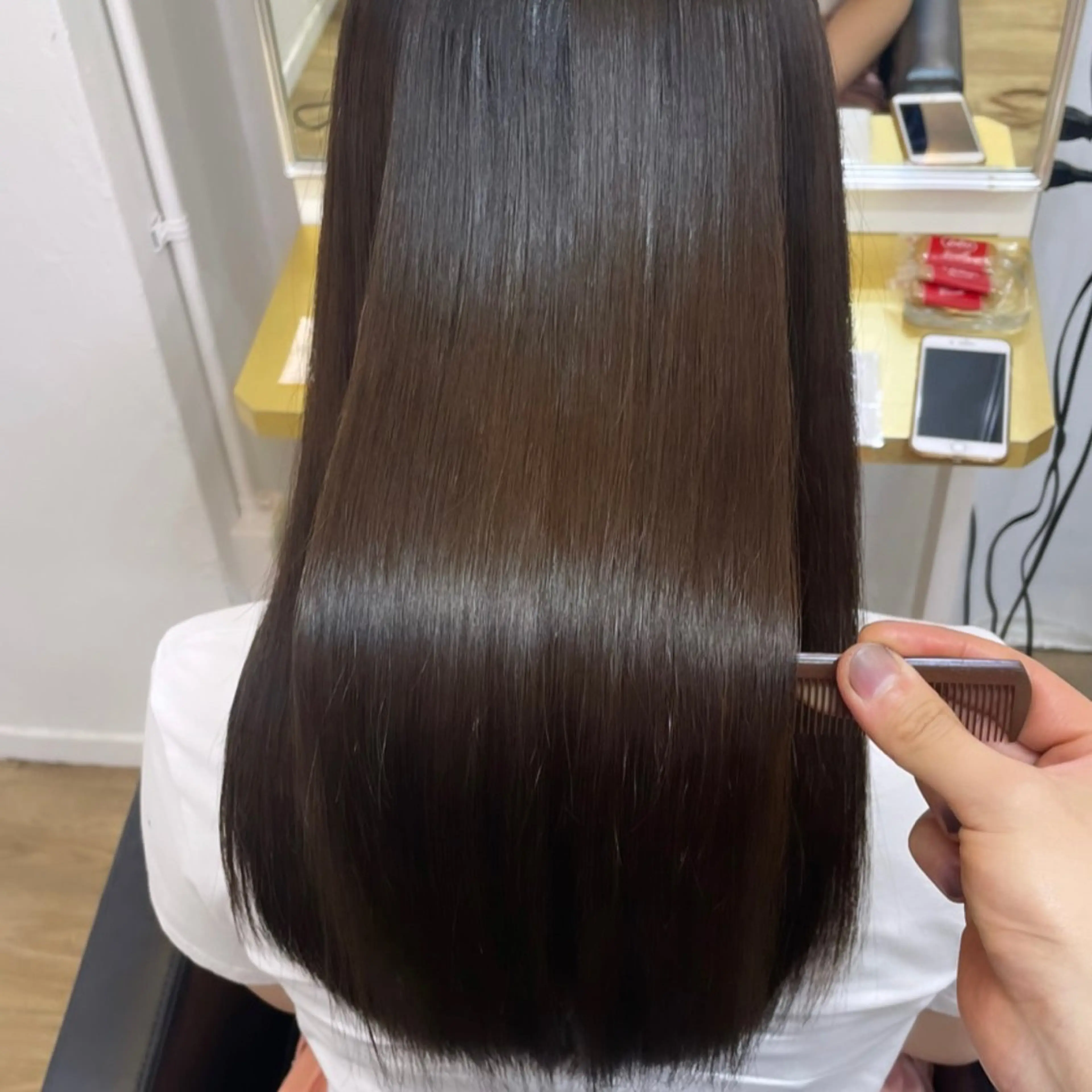 セミロング カラー ベージュカラー 黒髪 ブリーチ ブルーカラー ブルーブラック ヘアカラー トリートメント ブリーチなしカラー 特化　　kaiのヘアスタイル