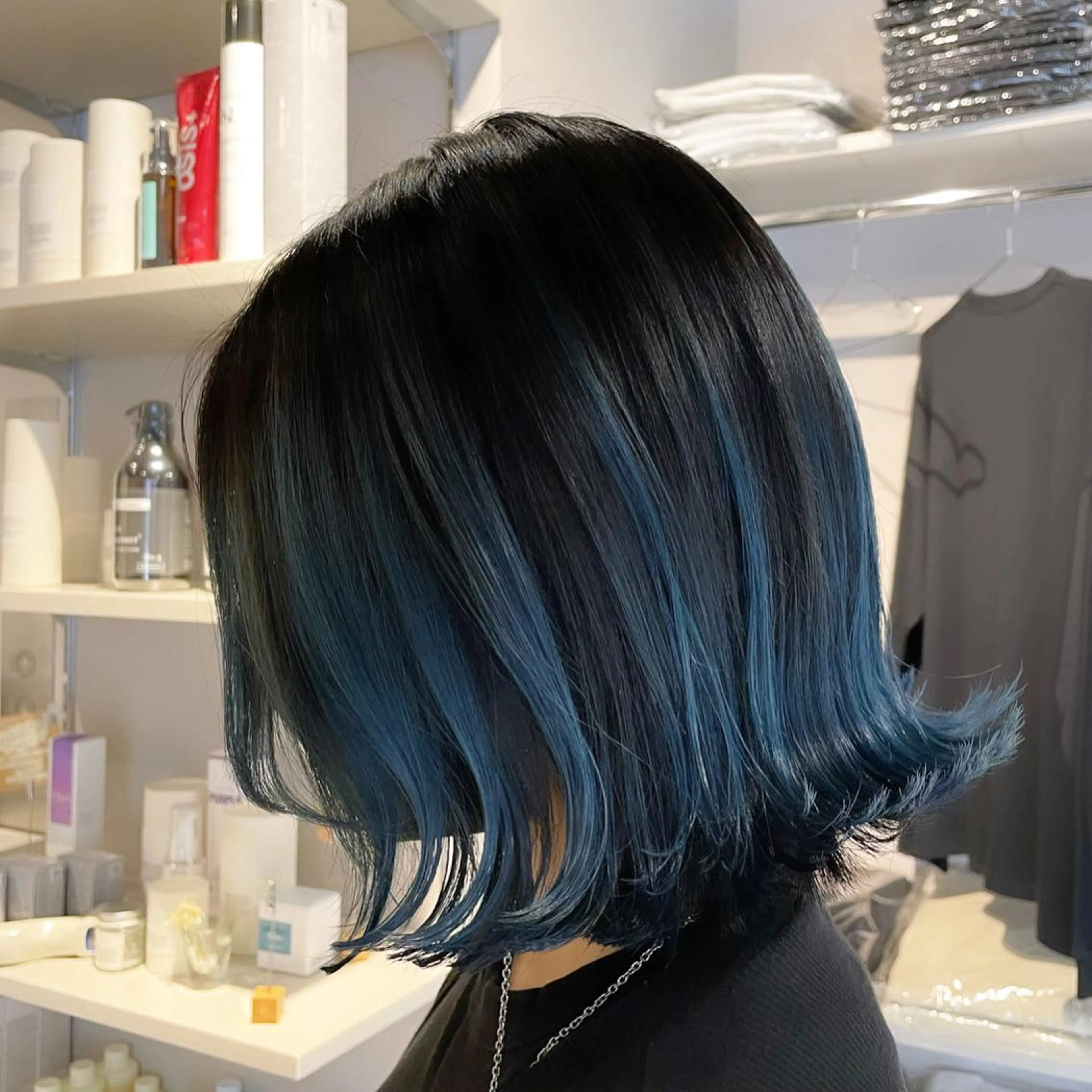 ショート カラー バレイヤージュ レイヤーカット ブリーチ👩‍🦳/ ‪✂︎MANAMIのヘアスタイル