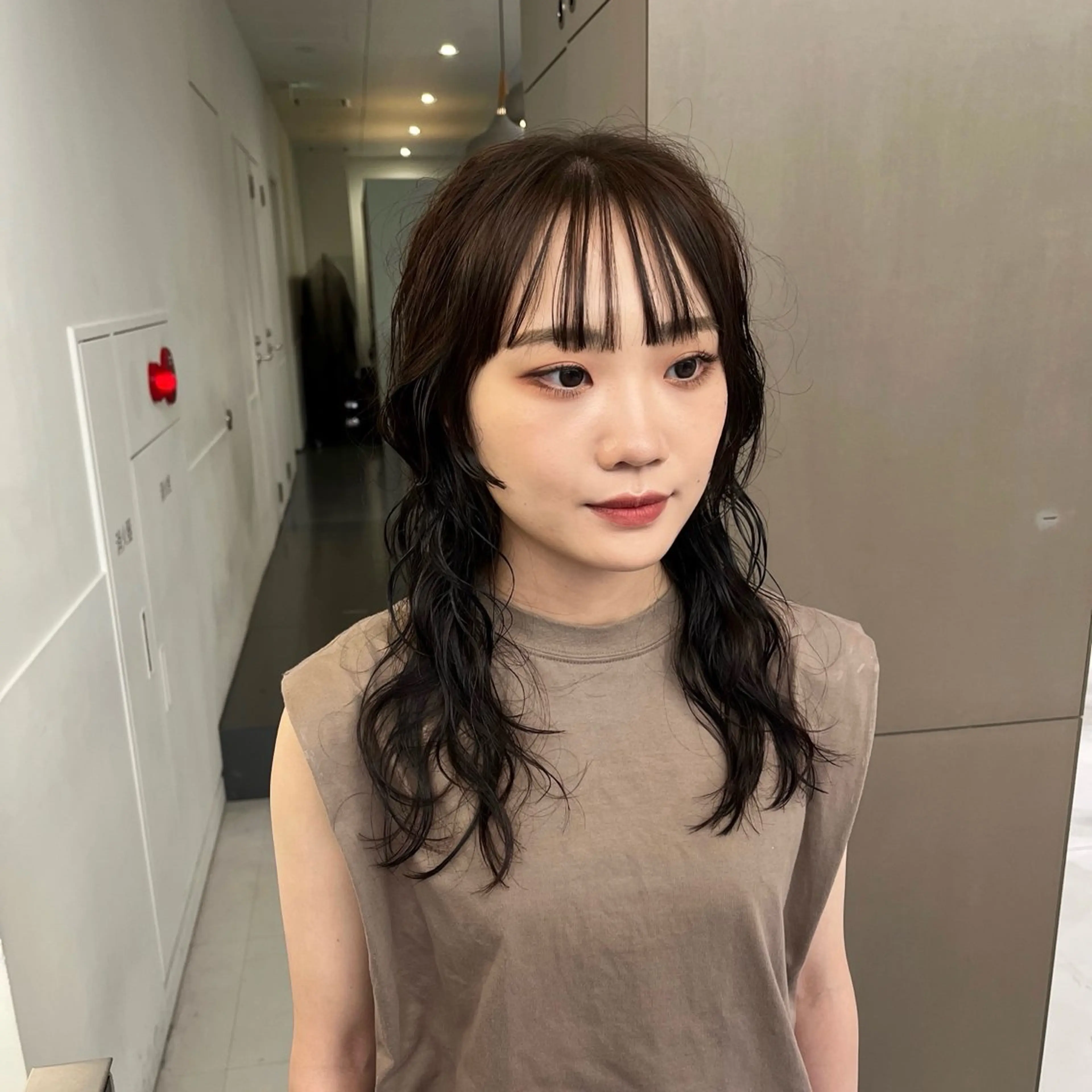 ロング カラー パーマ ベージュカラー ブリーチ 透明感カラー ダブルカラー レイヤーカット カット パーマ ブリーチ/レイヤー 🌻Mutsumiのヘアスタイル