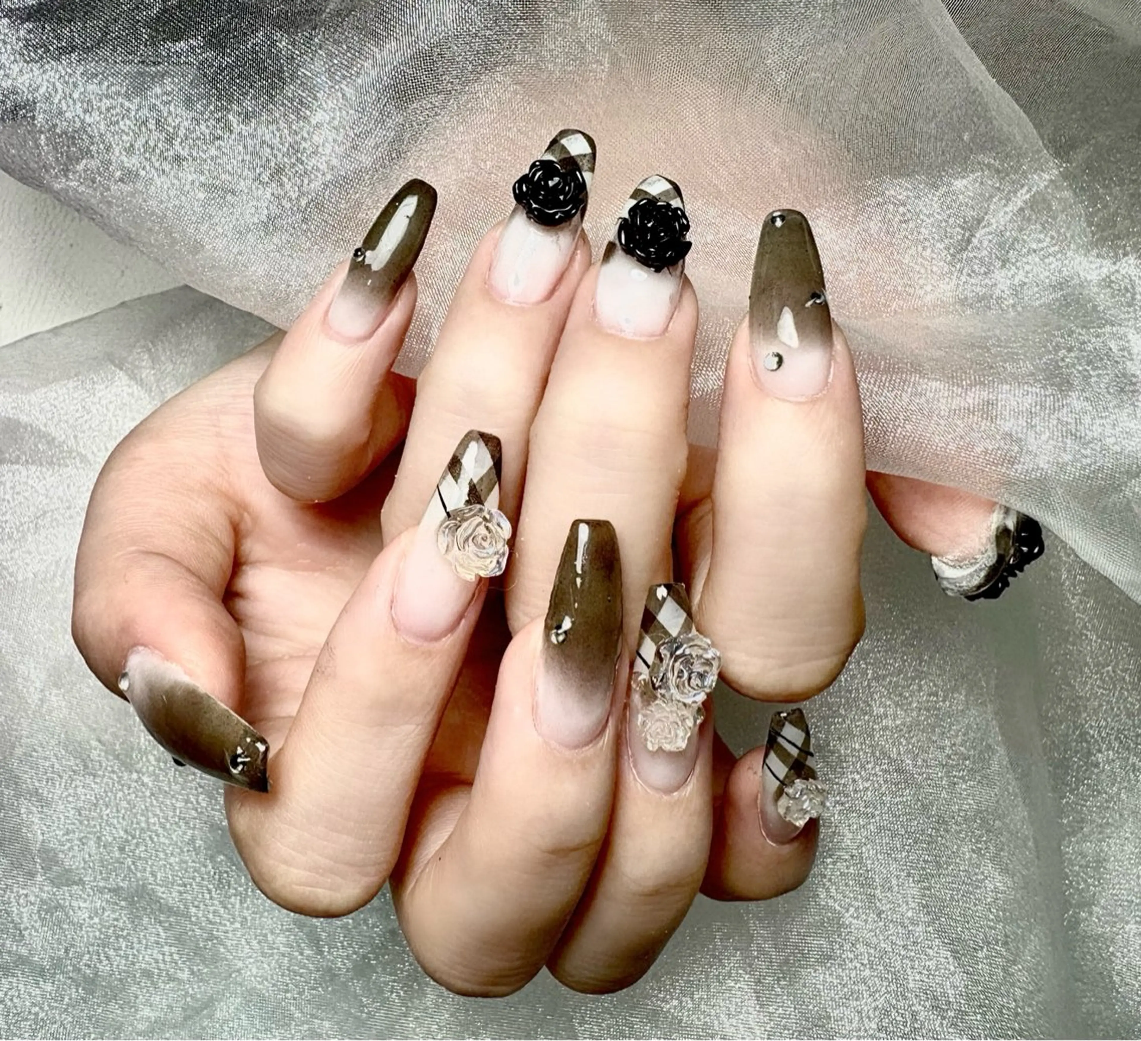 ネイル ハンドネイル ハンドケア Hi Beauty 渋谷(ネイル、ハイパーナイフ6、脂肪れいきゃく、マッサージ&エステサロン)所属・Hi beauty 渋谷のネイルデザイン