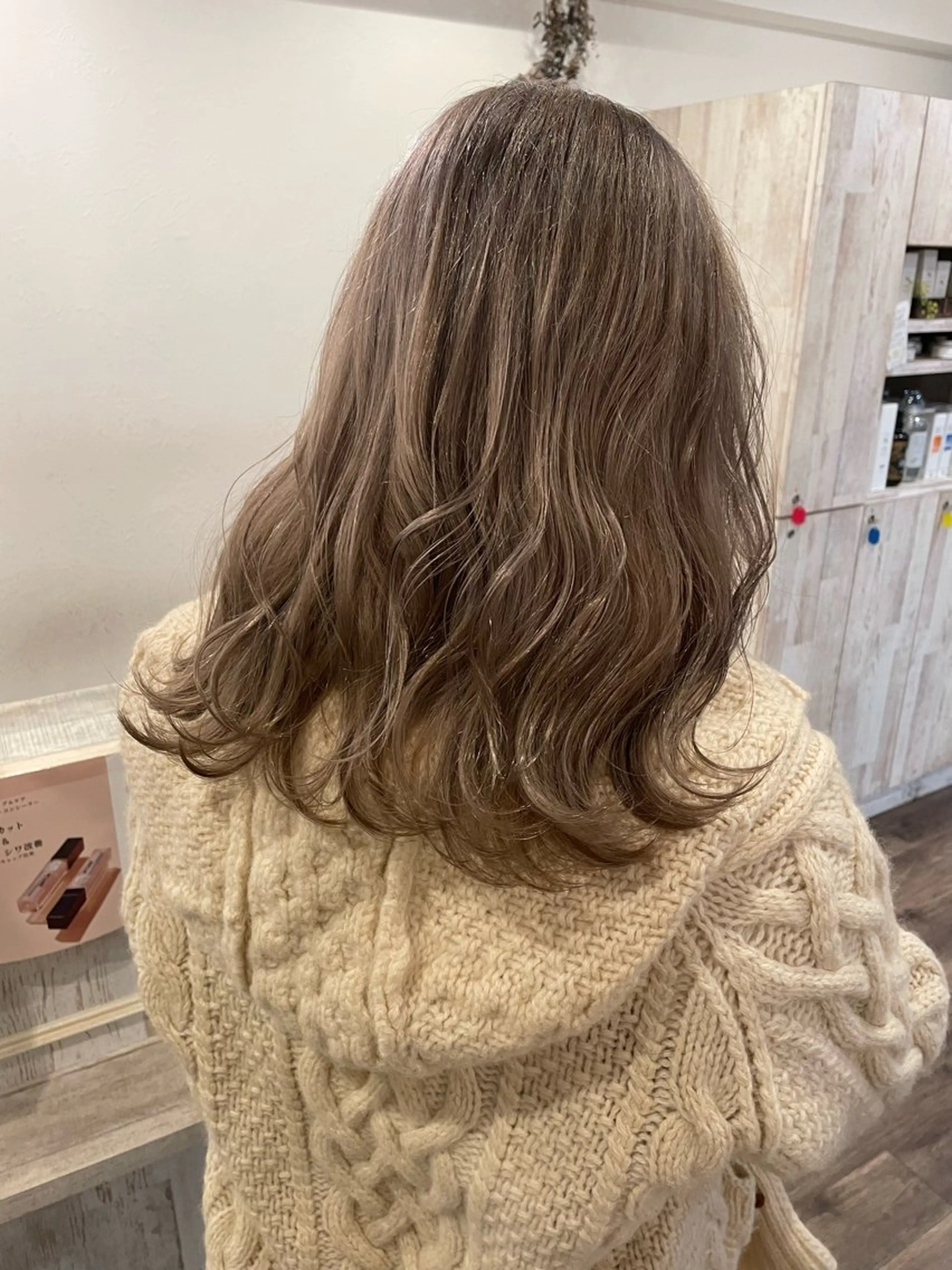 セミロング カラー ベージュカラー ブリーチ ミルクティーベージュ ヘアカラー m ā l o.🌷 サカモトマイコのヘアスタイル
