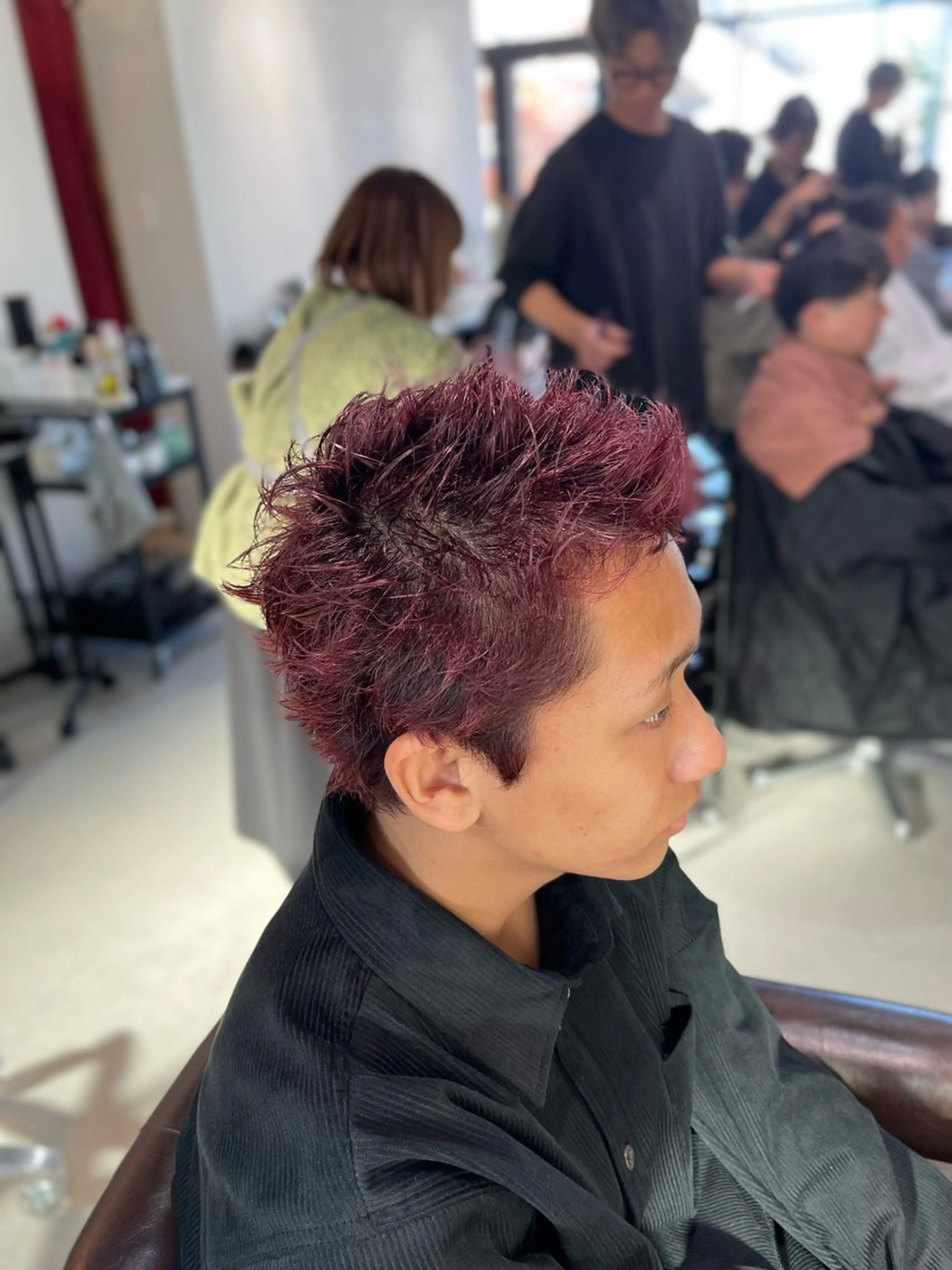 ショート カラー メンズ メンズブリーチ ブリーチ ダブルカラー レッドカラー バイオレットカラー カット ヘアカラー ⭕️髪のお悩み 解決します⭕️のヘアスタイル