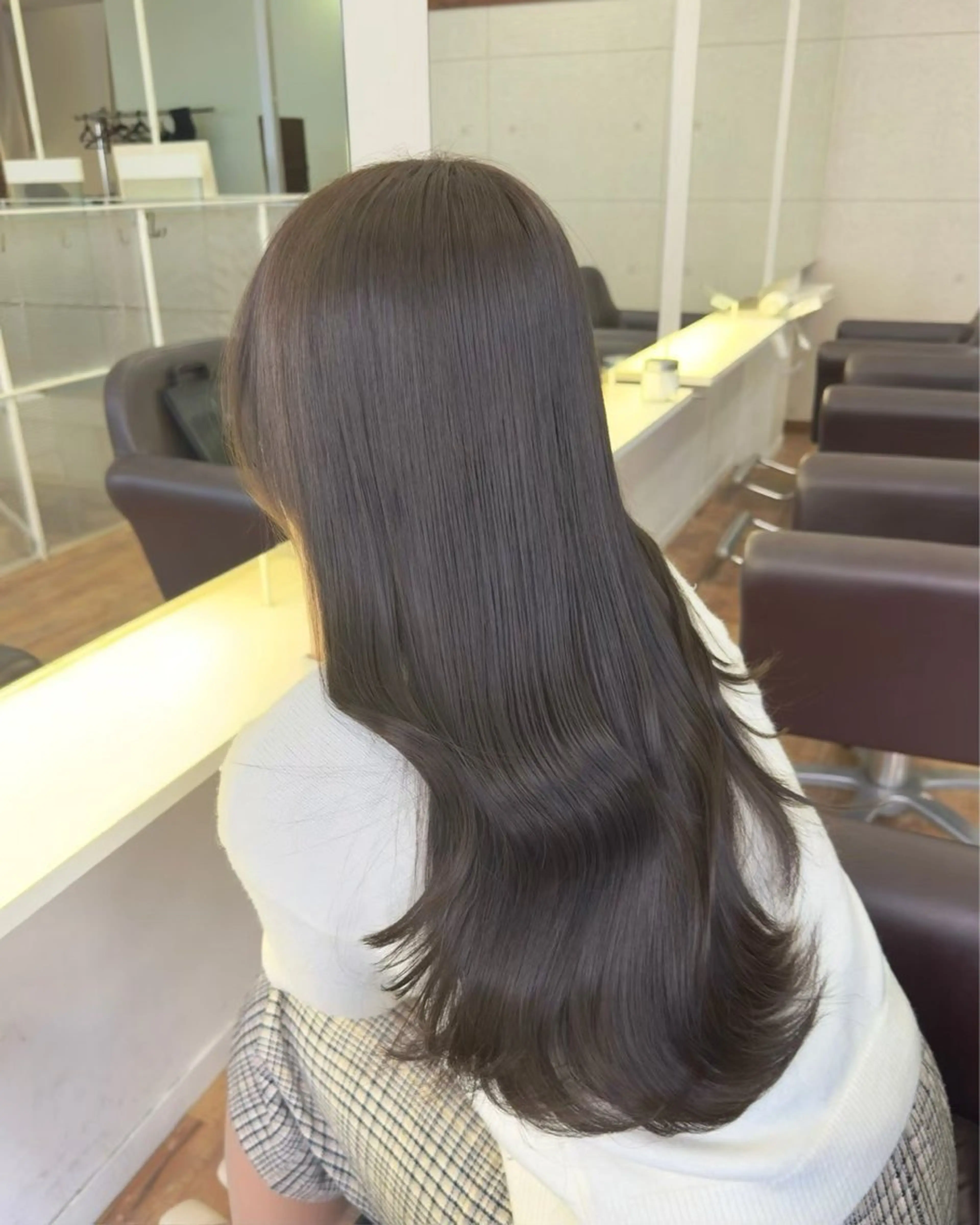 ロング アッシュ アッシュグレー アッシュグレージュ 縮毛矯正 hip's eyes 渡辺舜のヘアスタイル