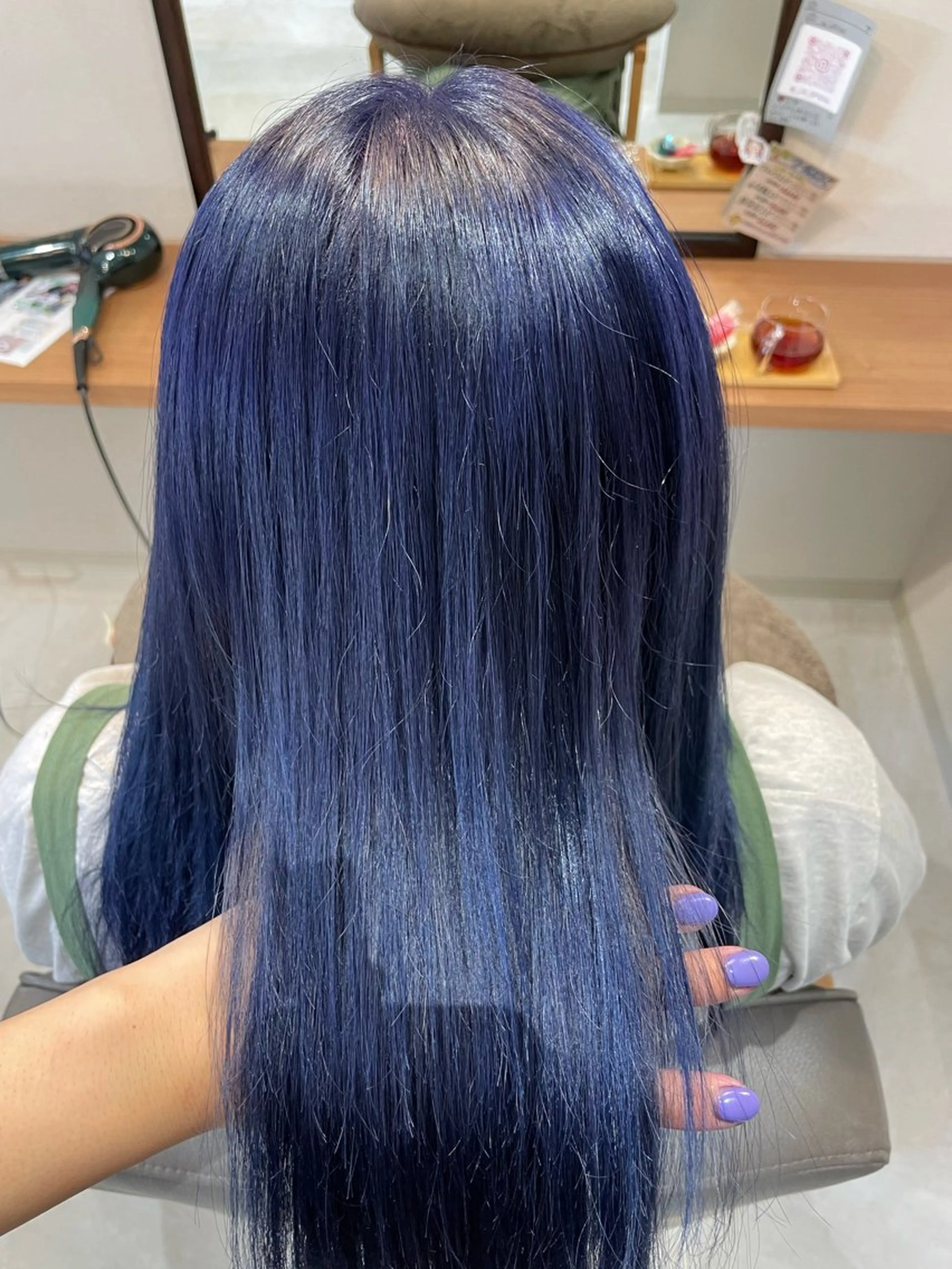 ミディアム カラー ブリーチ ブルーカラー ラベンダーカラー ヘアカラー トリートメント ayaka |トレンドヘアのヘアスタイル
