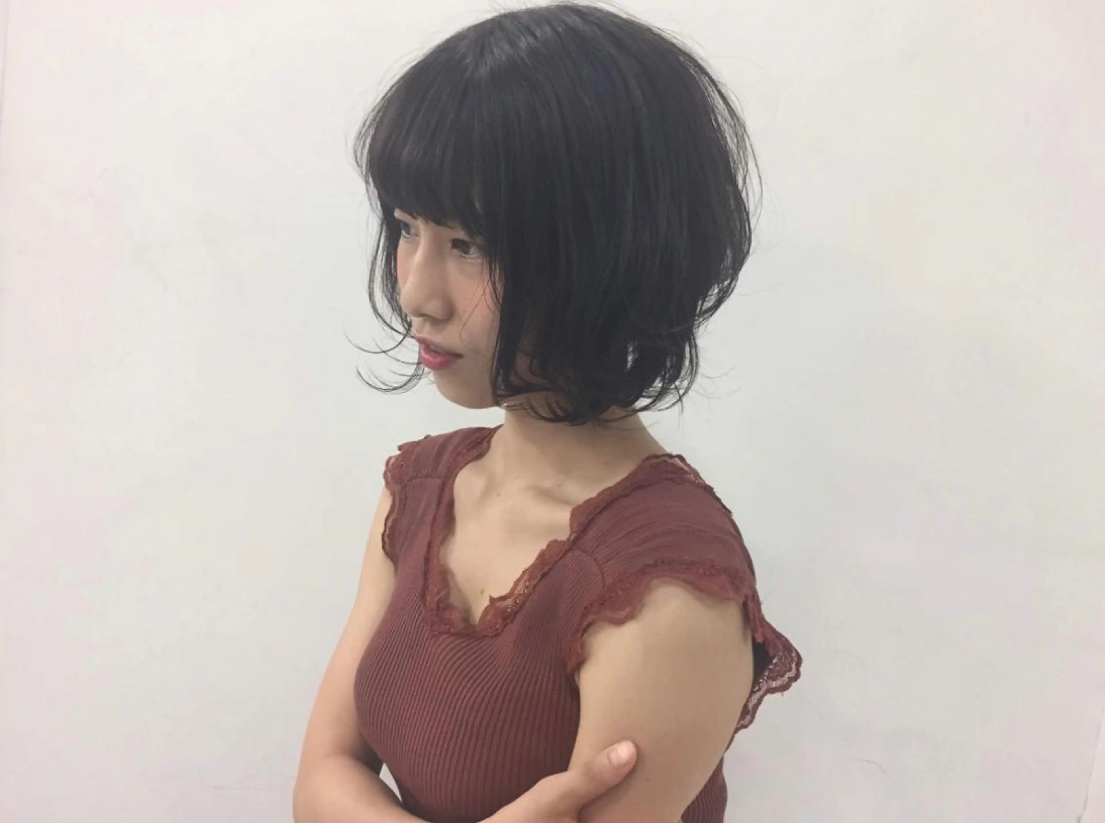 ショート 透明感ブラウンカラー 🫧レイヤー🩰好実のヘアスタイル