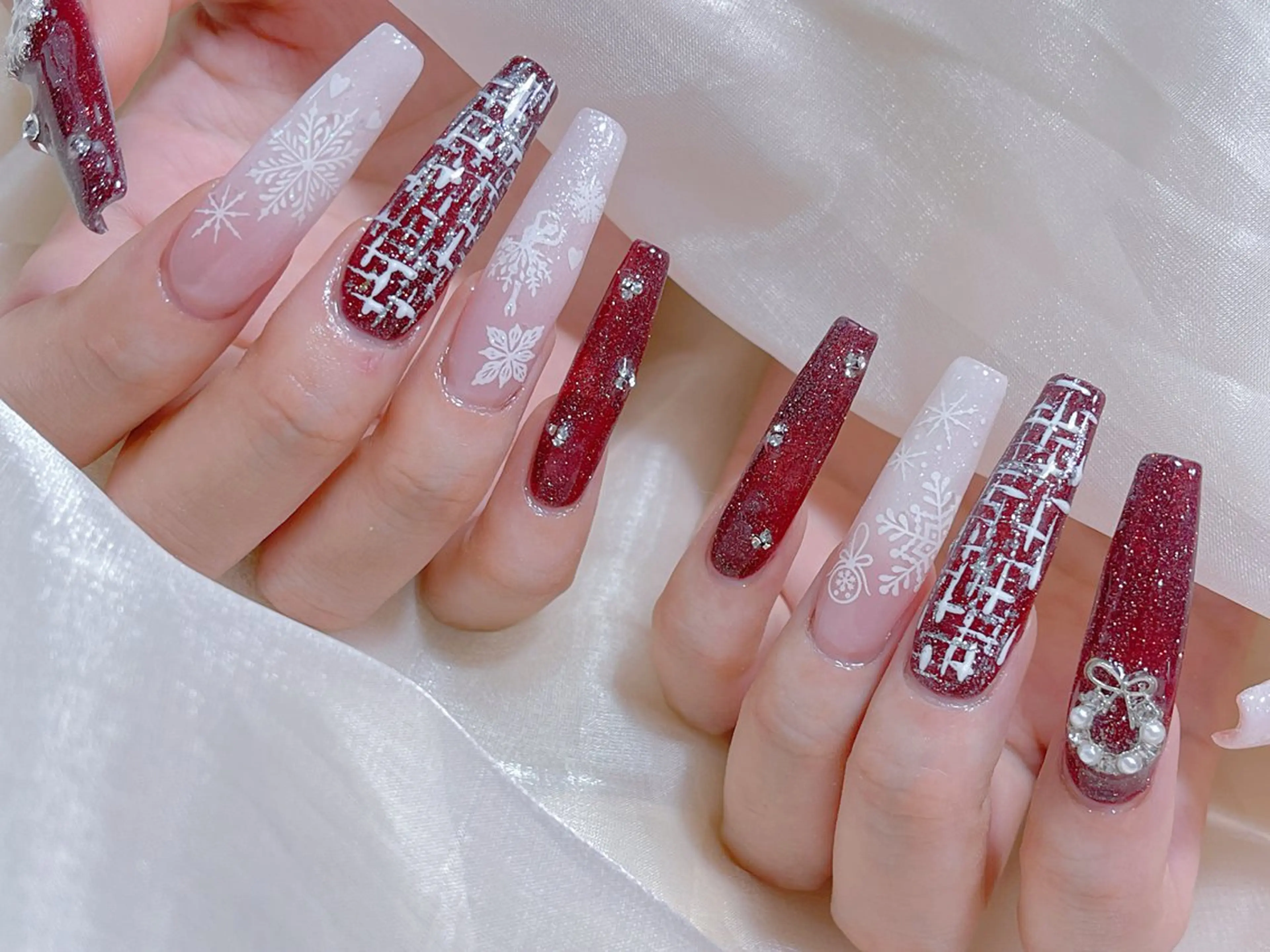 ネイル 🎀ネイルサロン エクラYUI🎀のネイルデザイン