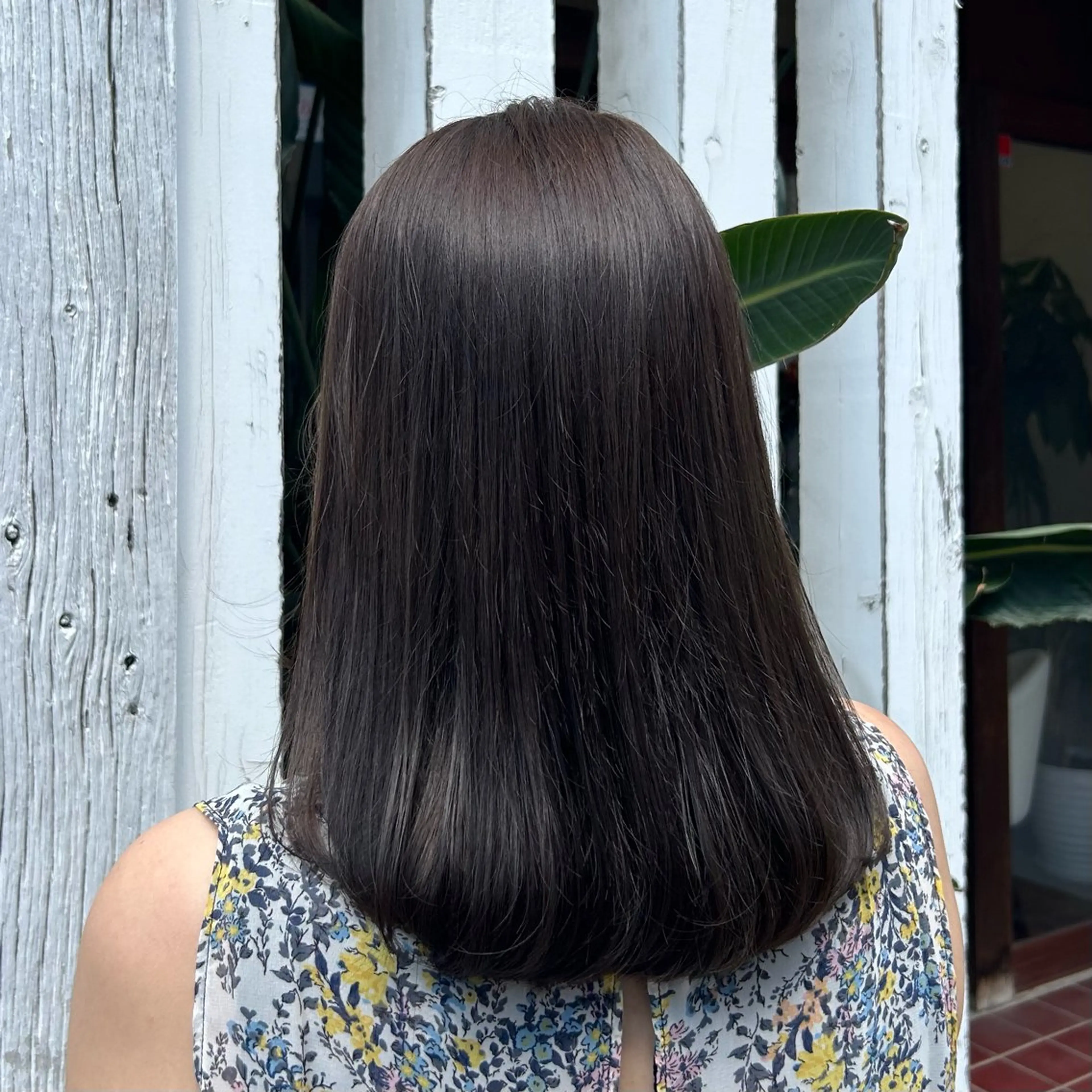 セミロング カラー アッシュ 透明感カラー ミント 澤木 愛美のヘアスタイル