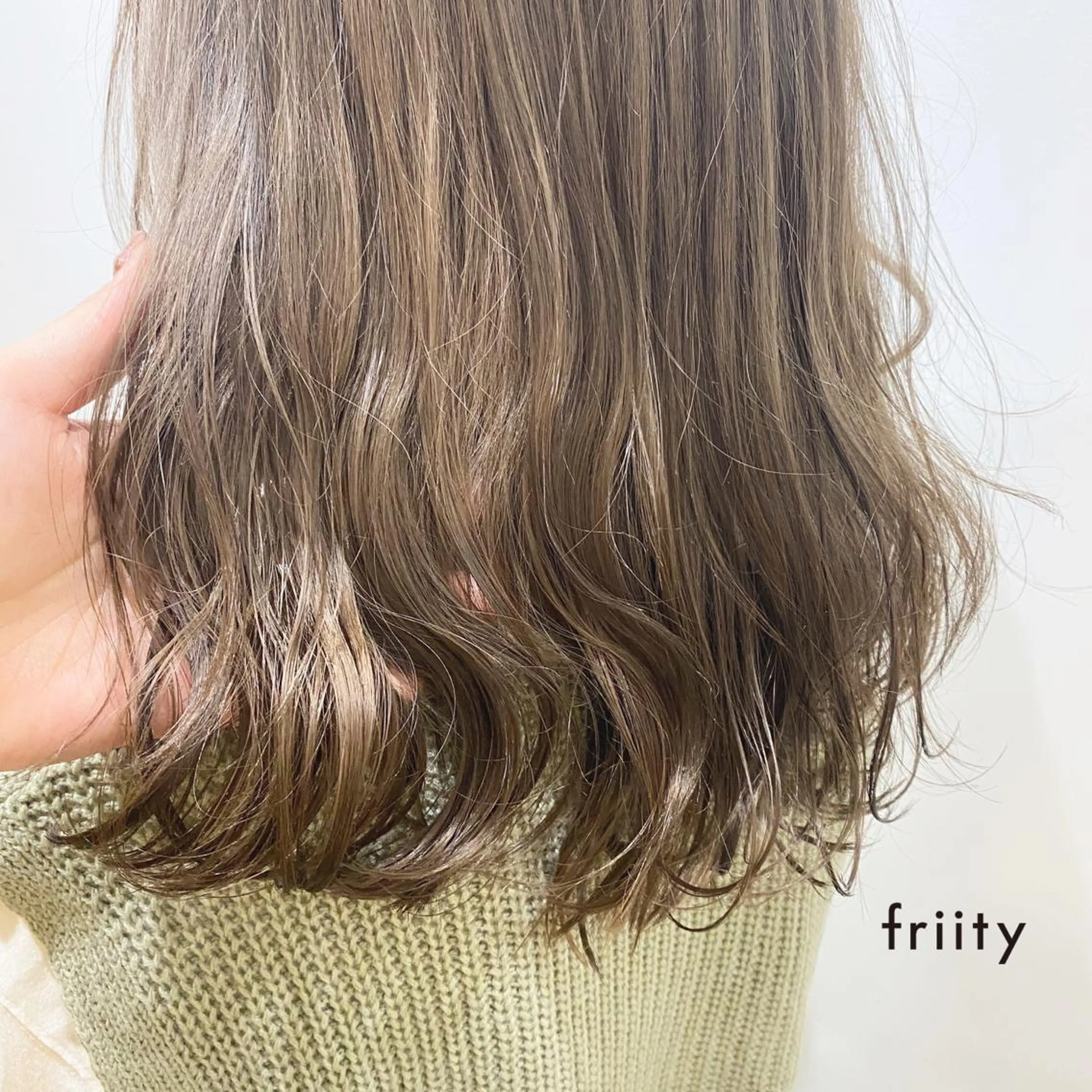 ミディアム カラー ベージュカラー カット ヘアカラー トリートメント 中司 莉菜のヘアスタイル