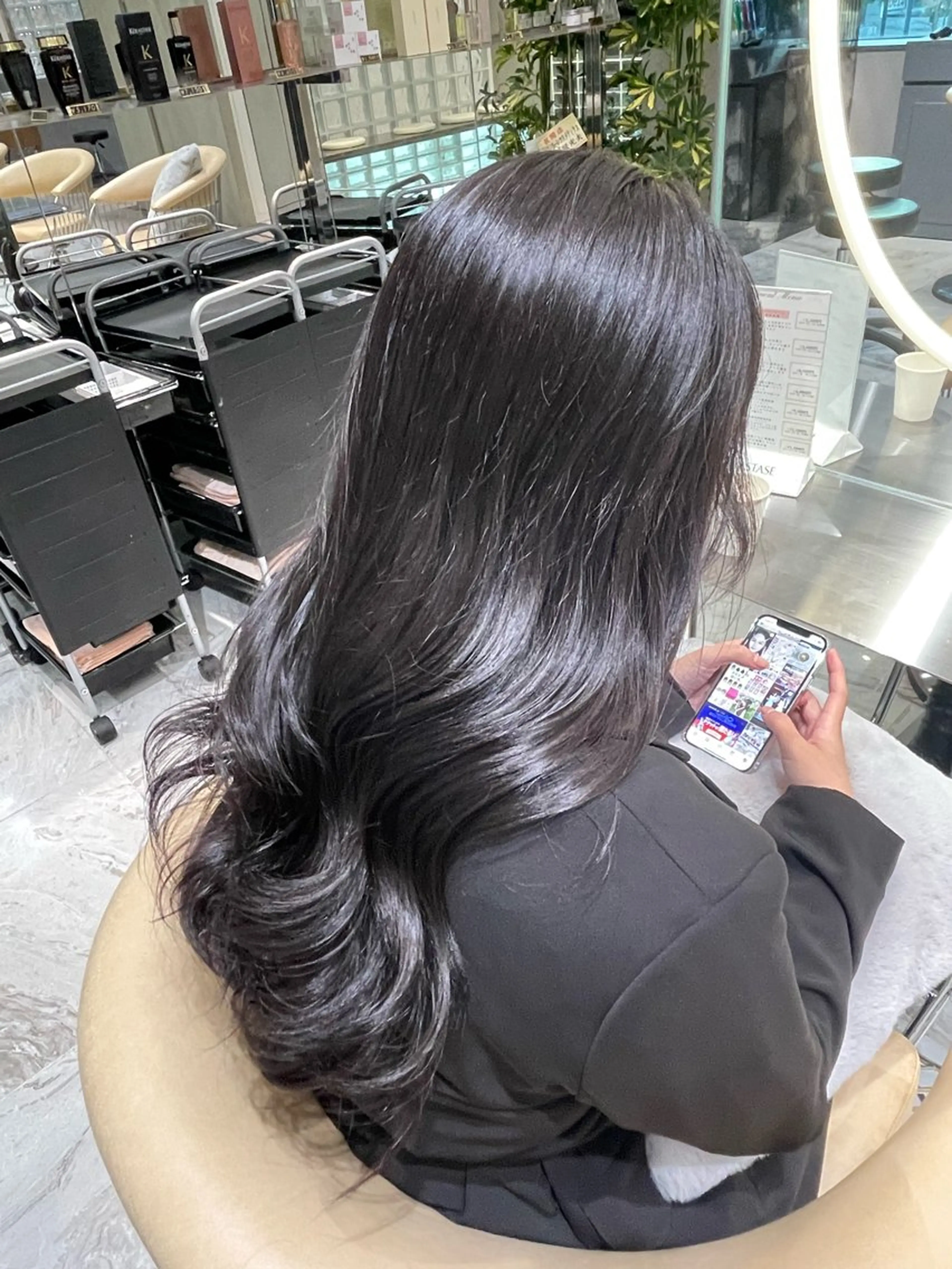 ロング カラー ヘアカラー トリートメント 顔周り\エクステ\ 透明感カラー\まりんのヘアスタイル