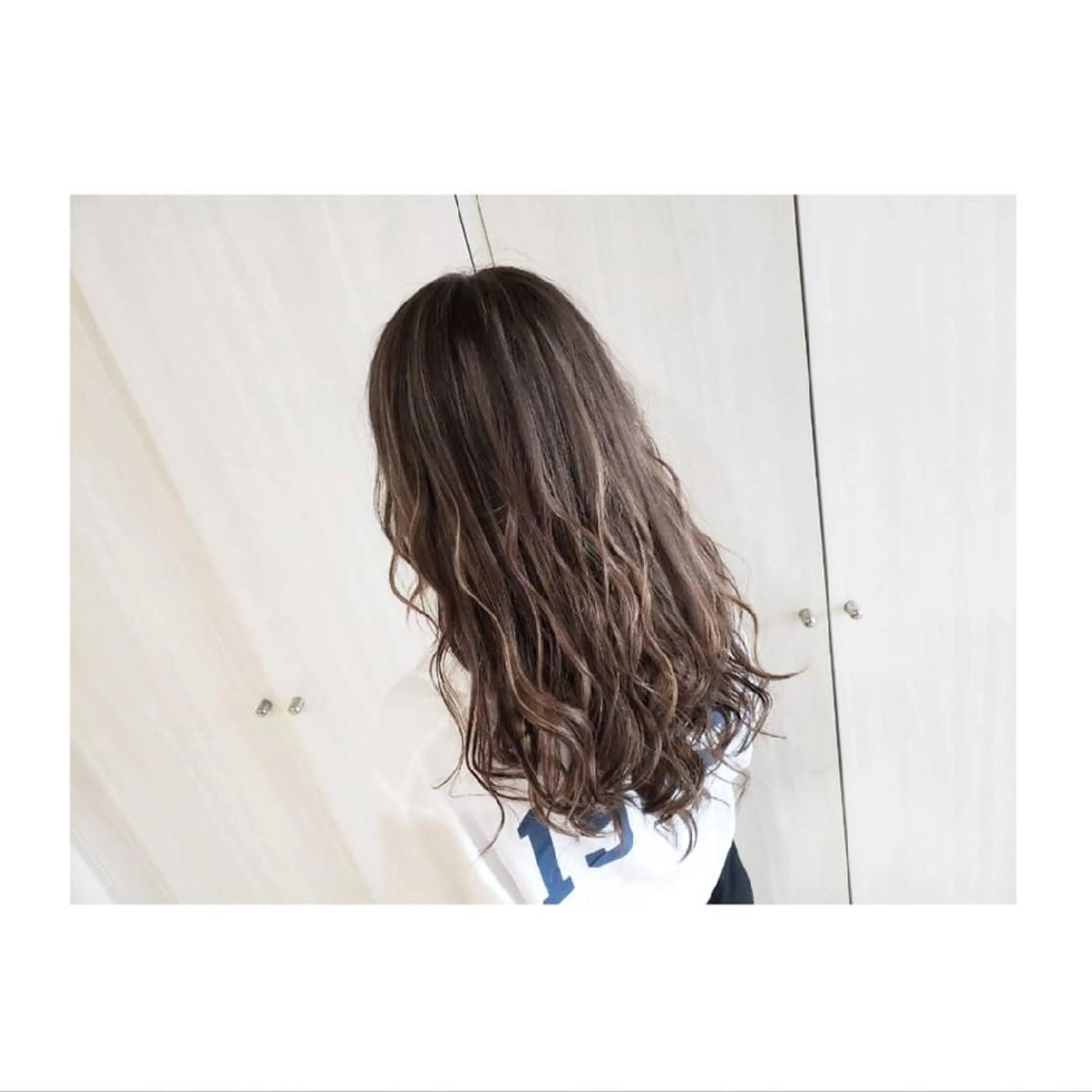 ロング カラー アッシュ ベージュカラー メッシュ Luana 矢場町のヘアスタイル
