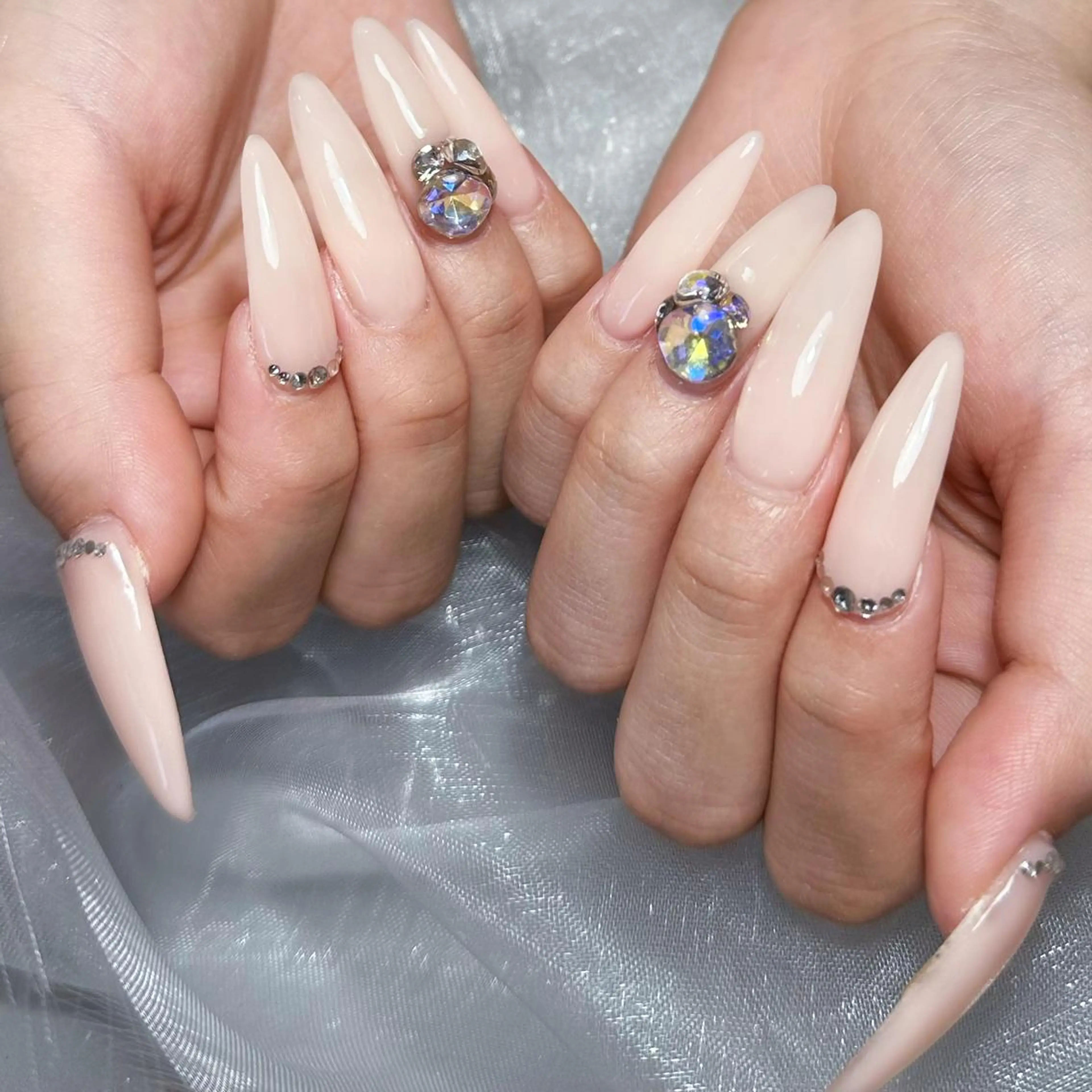 ネイル アートネイル オーロラネイル ガーリー キラキラネイル 韓国ネイル ハンドネイル DIAMOND 💅のネイルデザイン