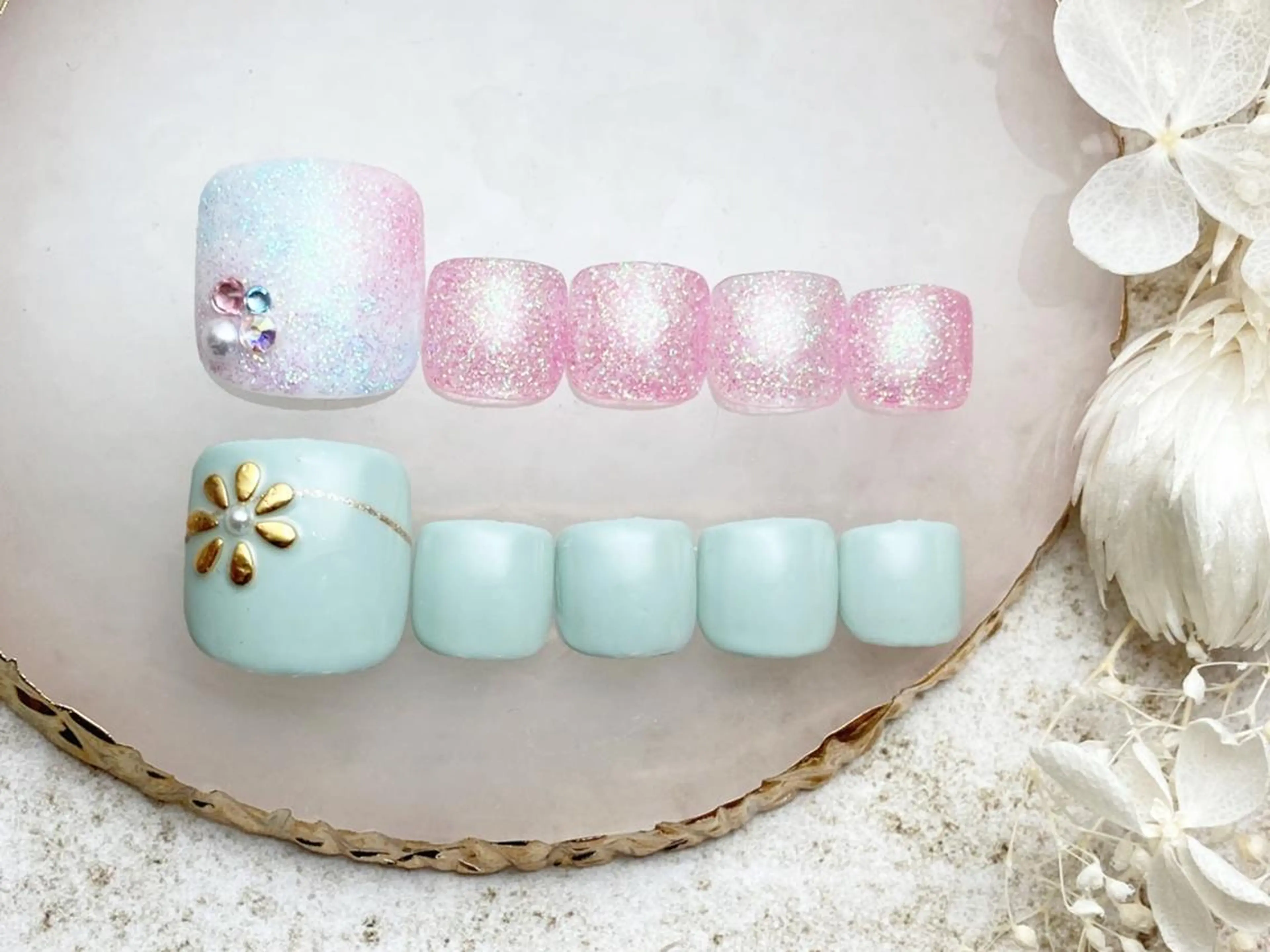 ネイル フットネイル シンプルネイル リセ有楽町店 アイリストのマツエク・マツパデザイン