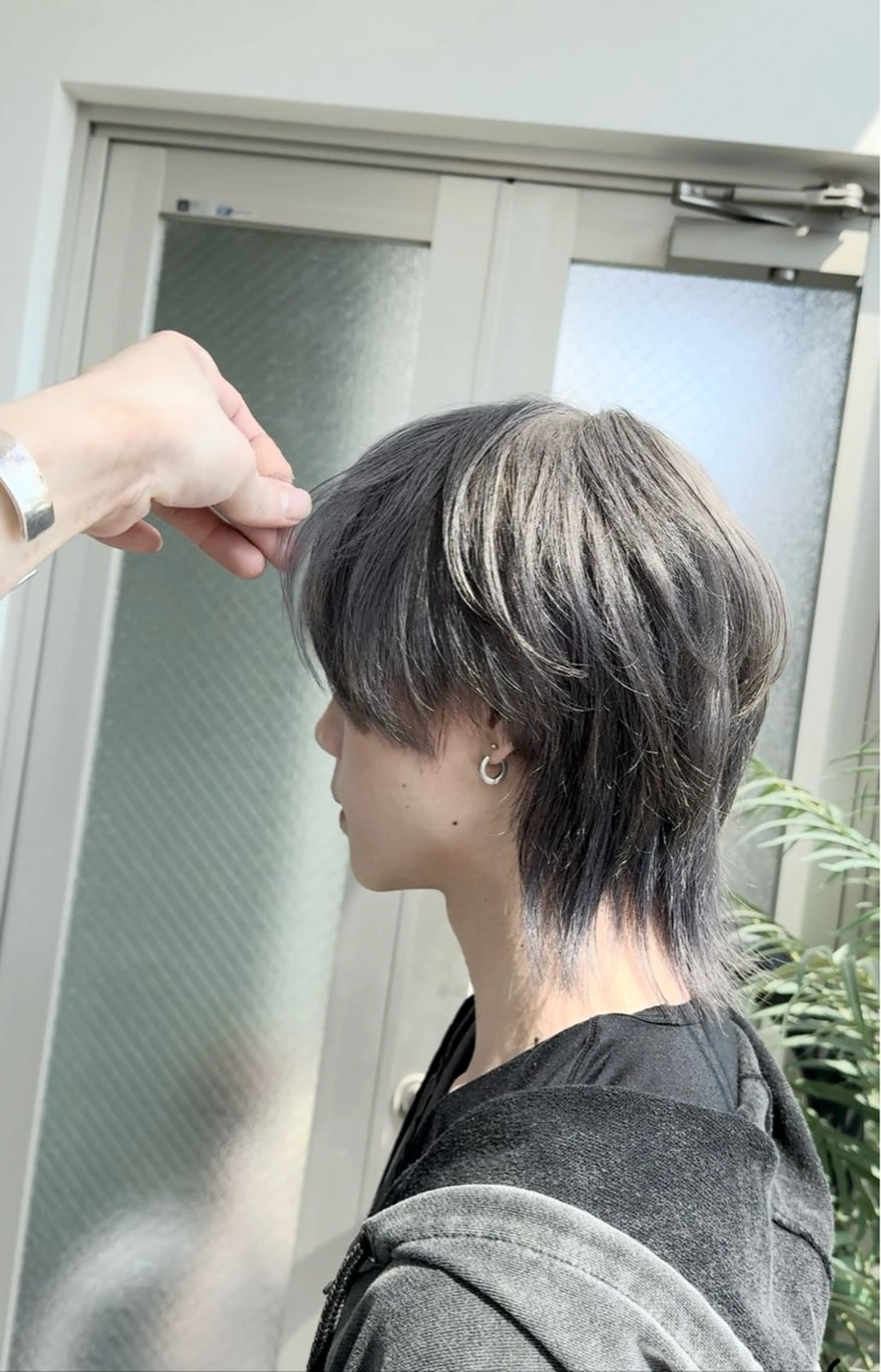 カラー メンズ カット ブリーチ/バレイヤー ジュ/シャドウルーツのヘアスタイル