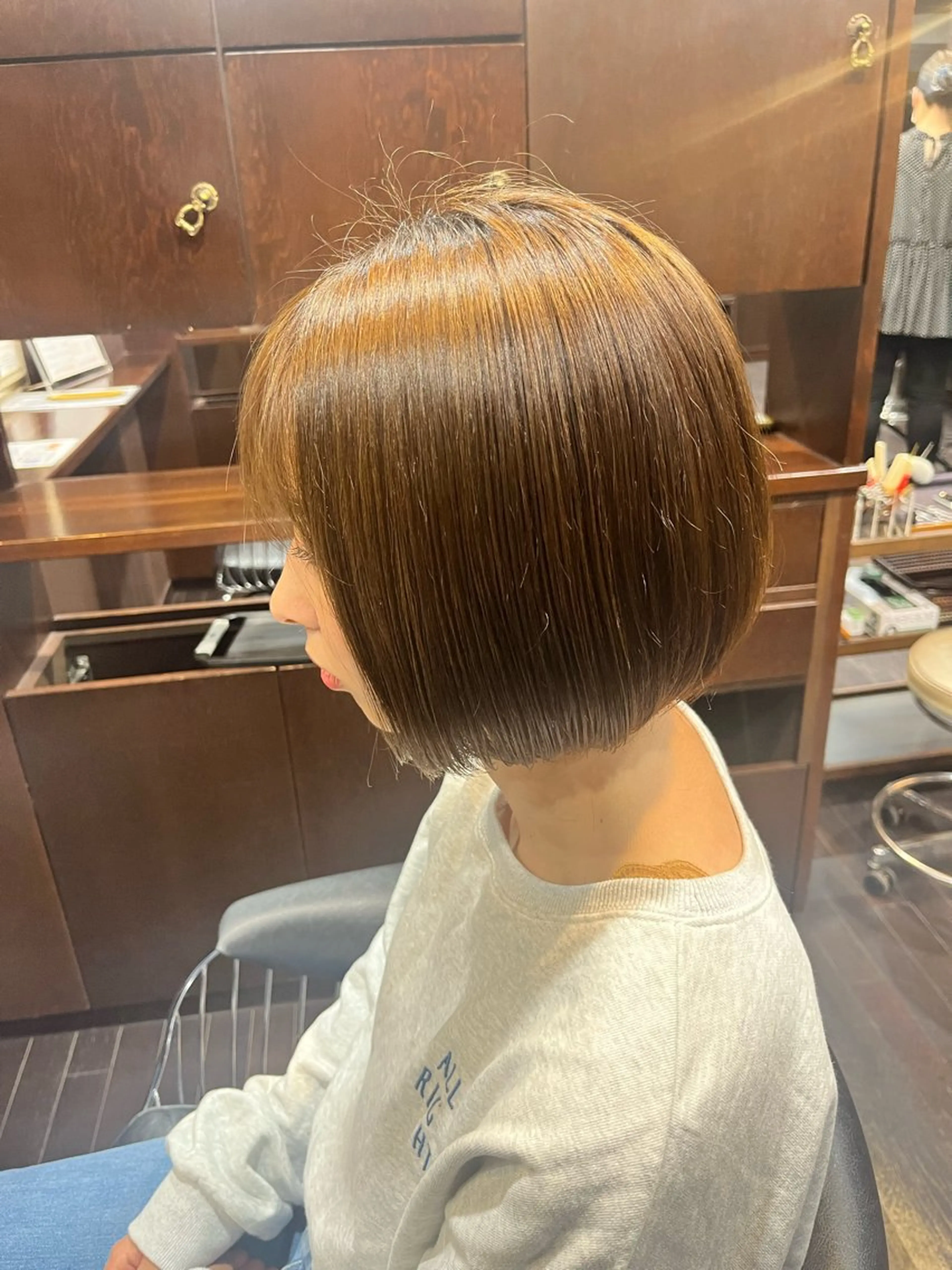 ミディアム カラー ベージュカラー ボブ 中村 飛成のヘアスタイル