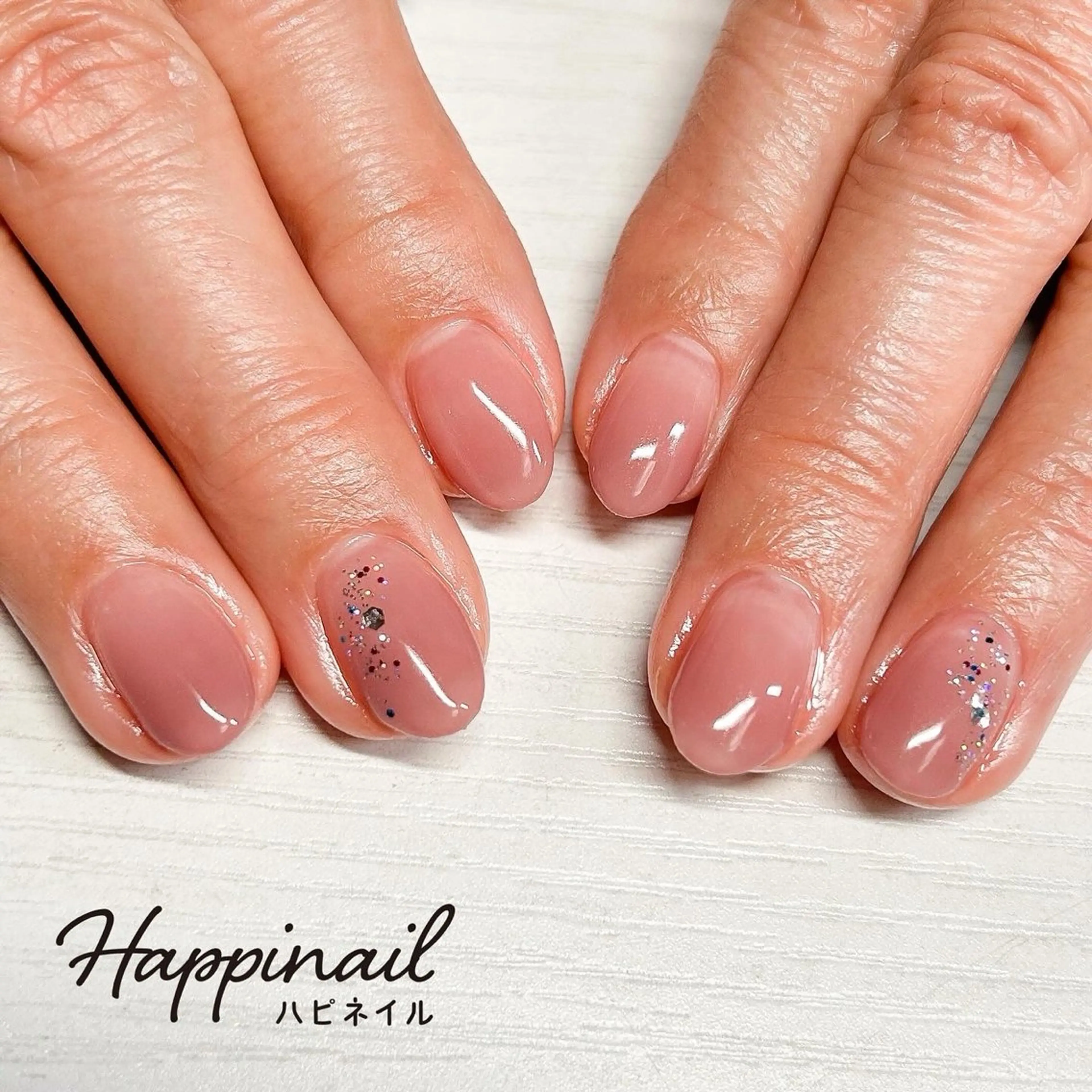 ネイル グラデーション ワンカラーネイル ケアが得意なサロン Happinailのエステ・リラクイメージ