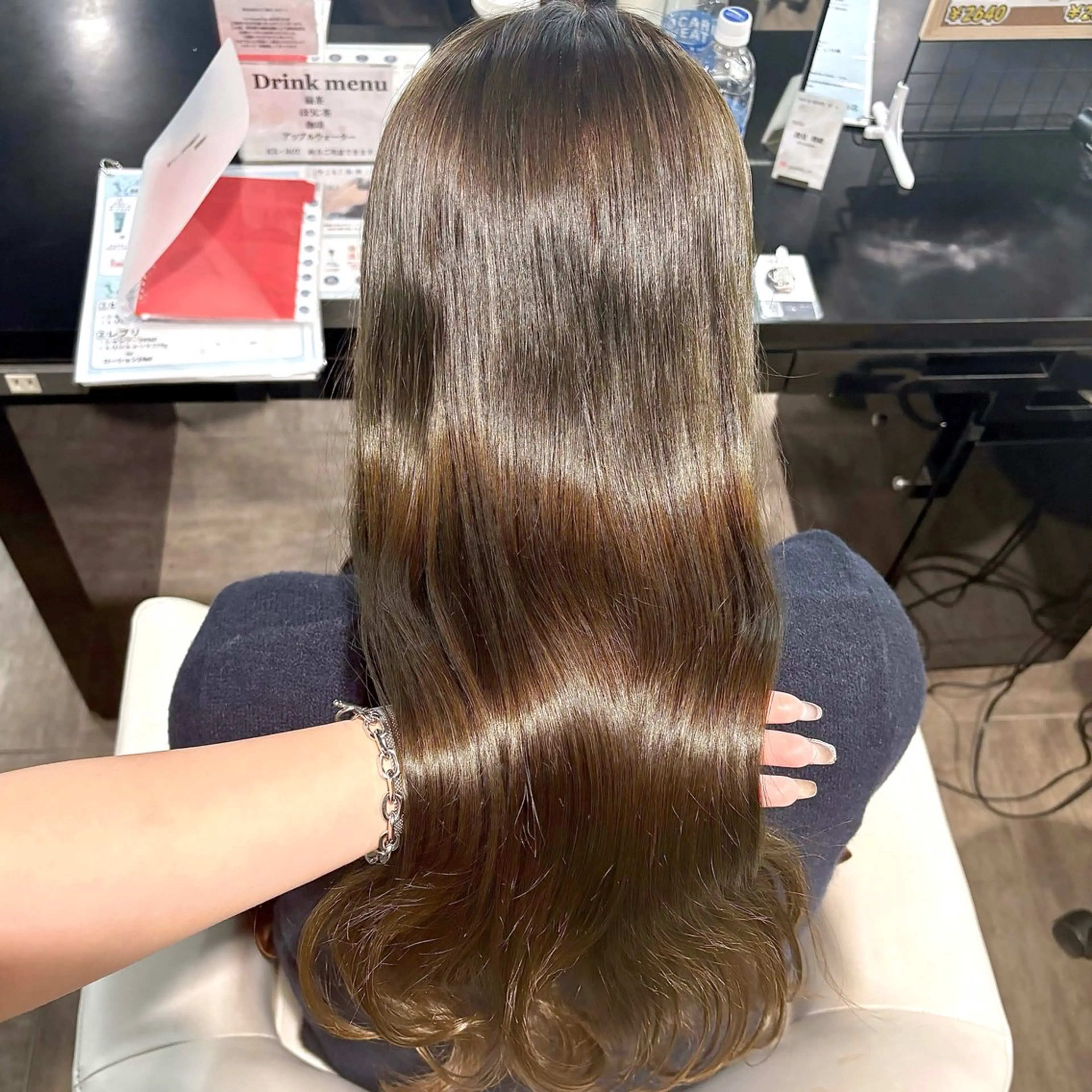 ロング カラー ベージュカラー ブリーチ ダブルカラー ブリーチなしカラー オリーブベージュ ヘアカラー トリートメント 🖤大人可愛い⌇ 𝐑 𝐈 𝐎🖤のヘアスタイル