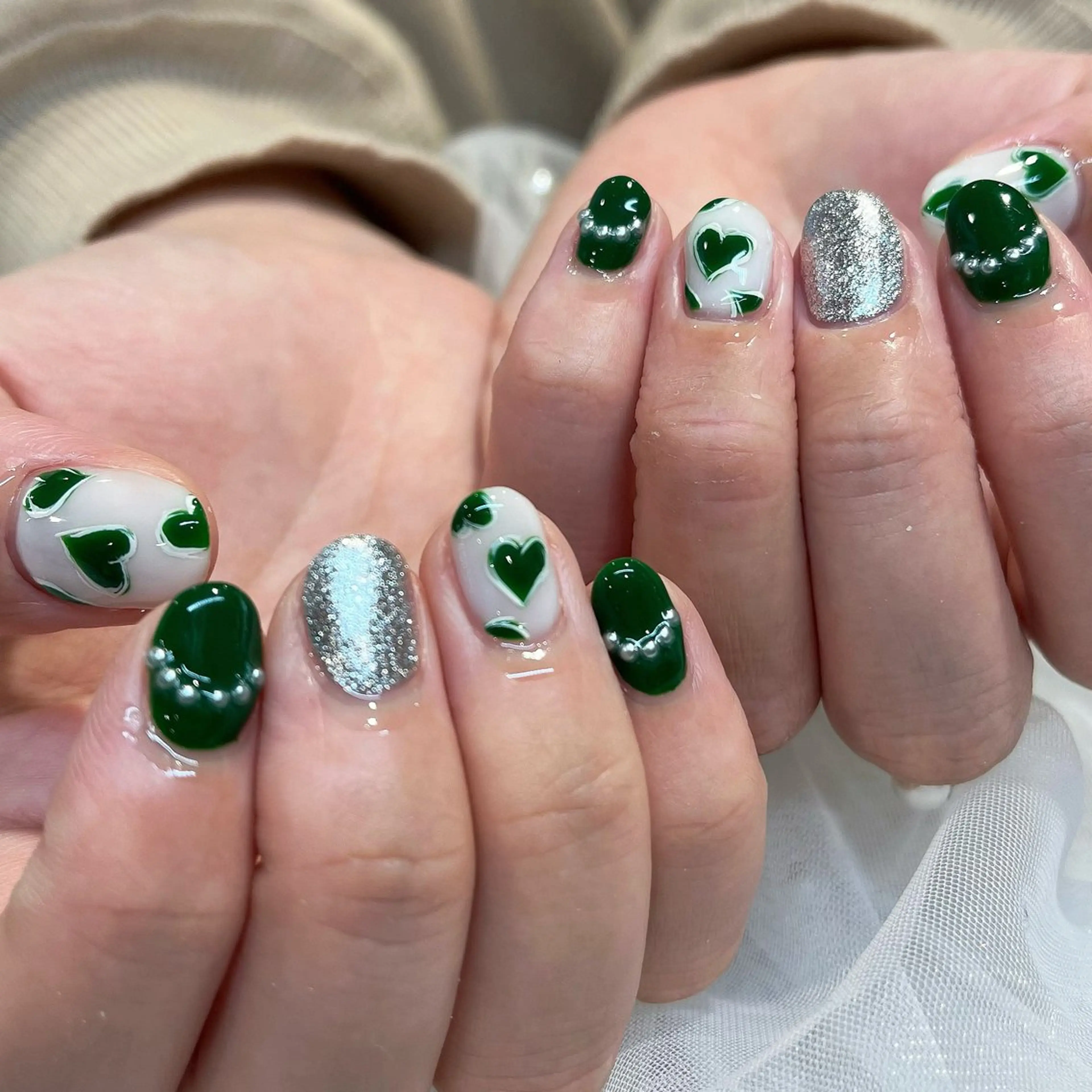 ネイル ハンドネイル 内田 里穂のネイルデザイン