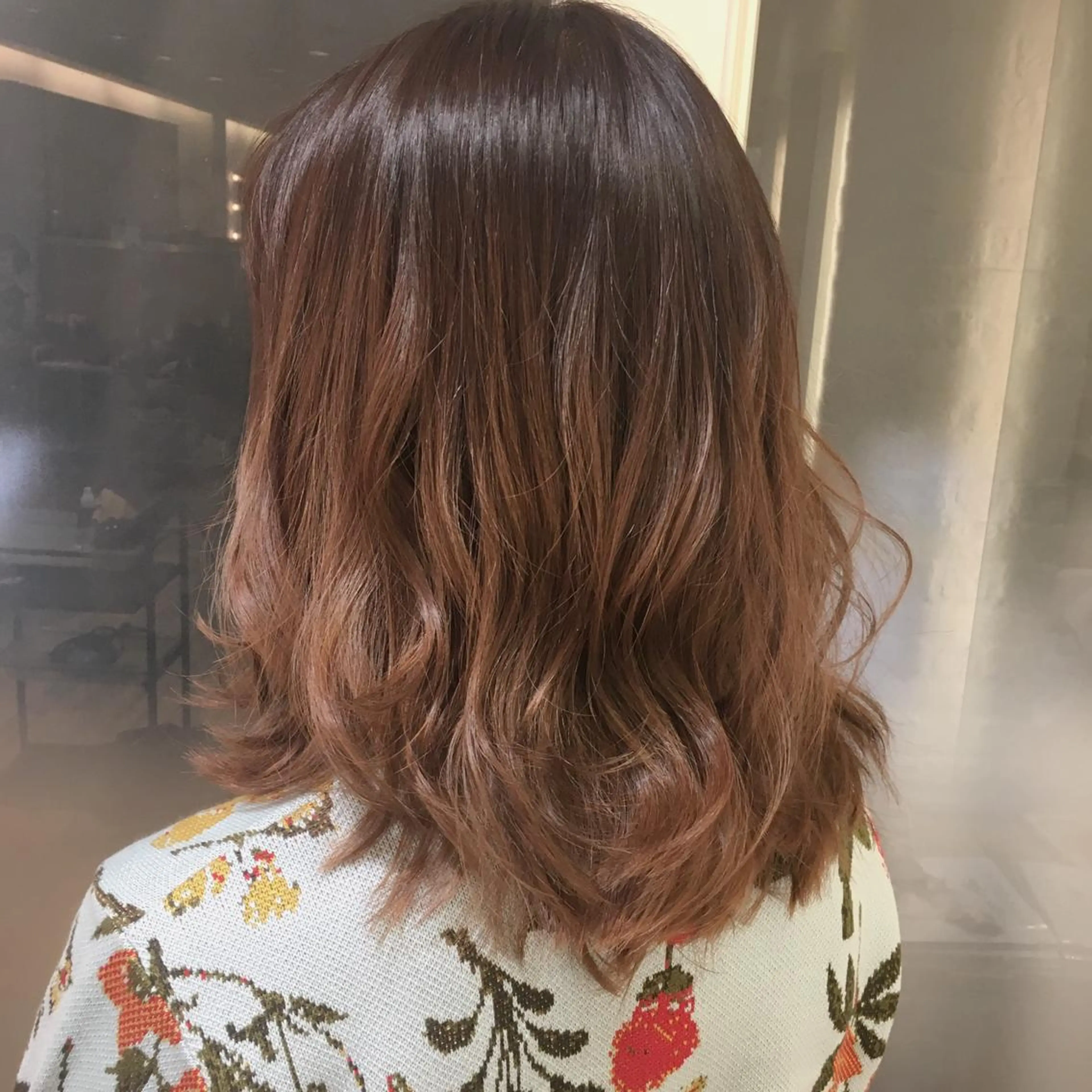 セミロング カラー ベージュカラー グラデーションカラー 加藤 あやみのヘアスタイル