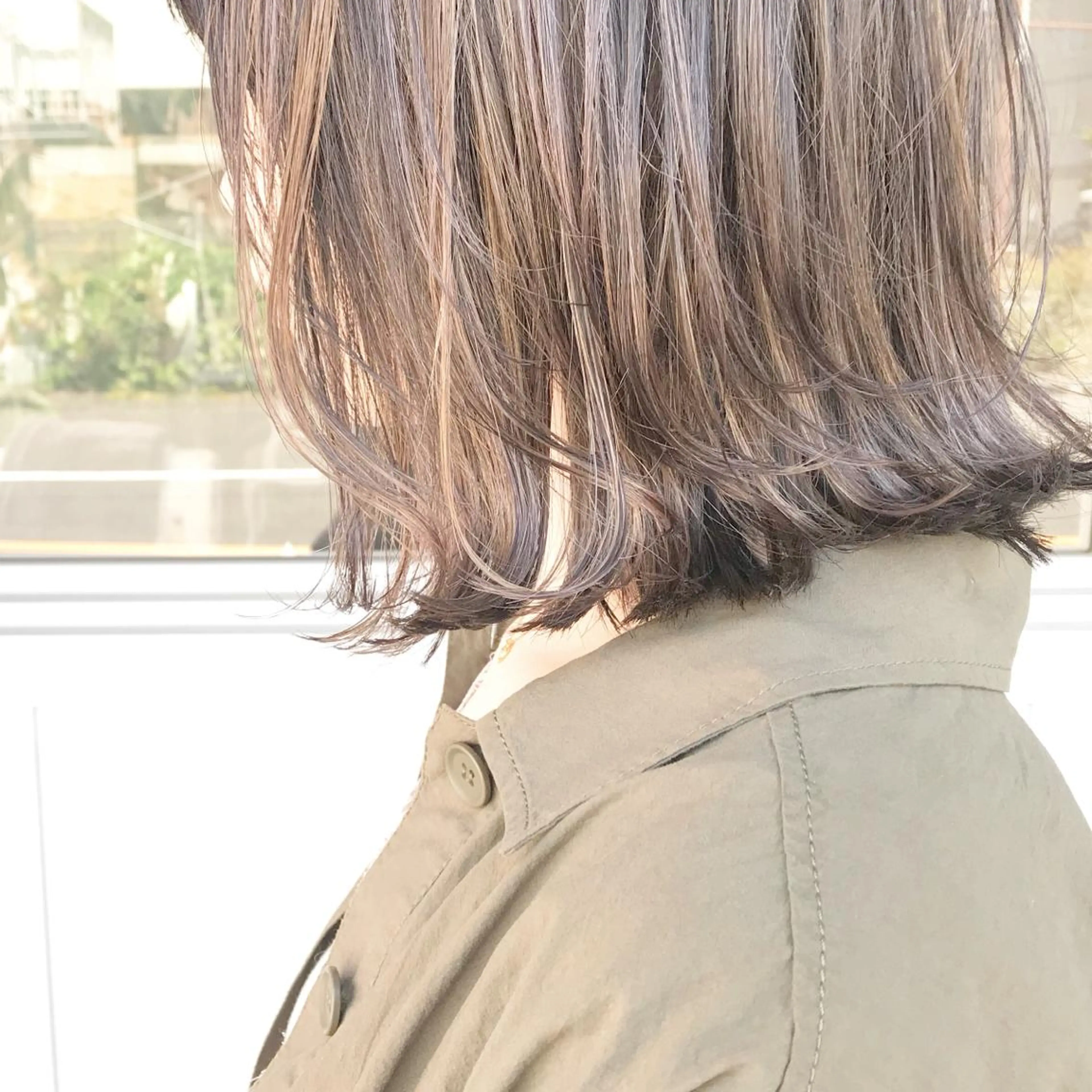 ショート カラー ヘアアレンジ バレイヤージュ ブリーチ グラデーションカラー ハイライトカラー ハイトーンカラー Mariana/ 鶴原-ハイライトのヘアスタイル