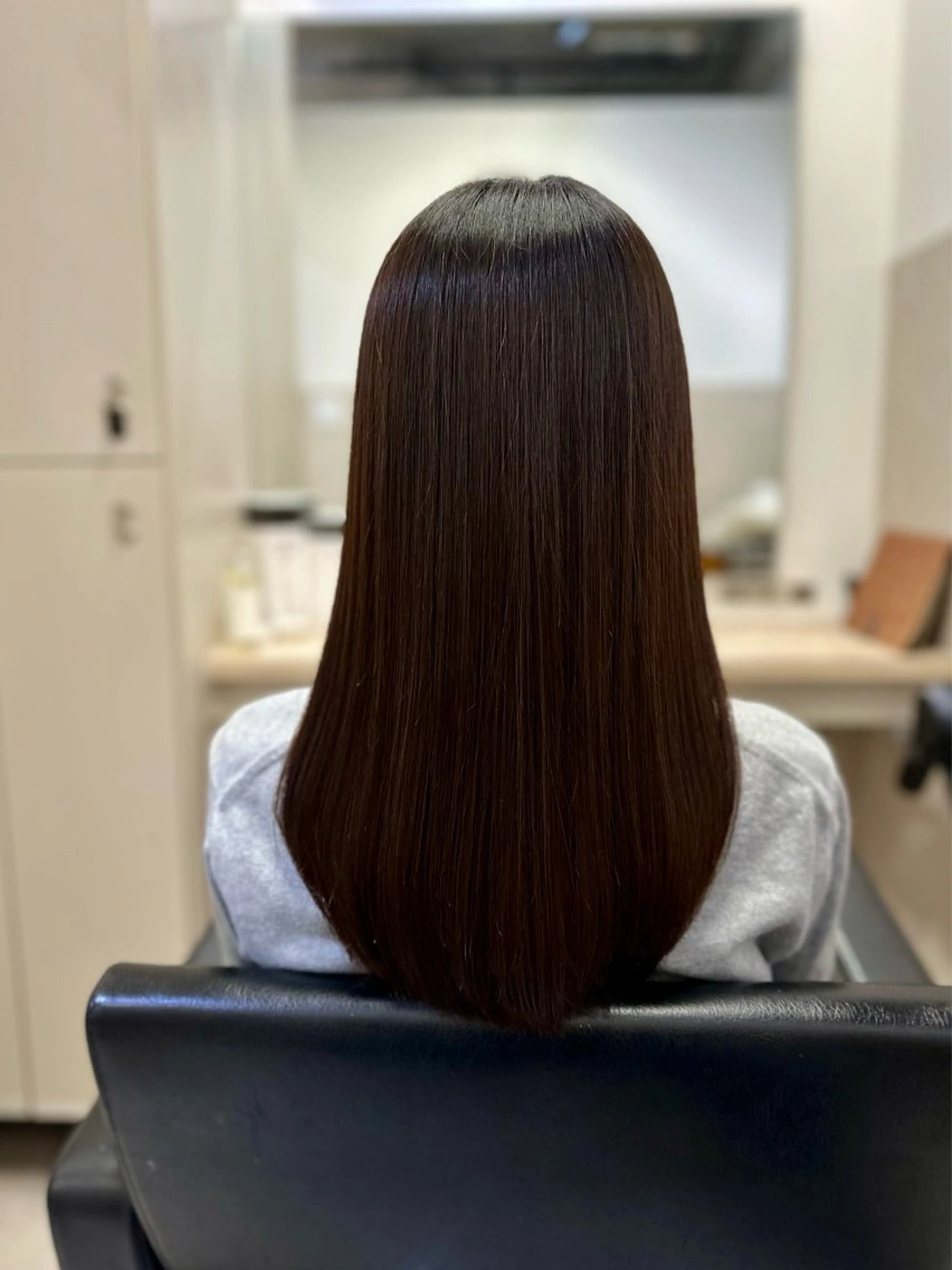セミロング カット ヘアカラー 縮毛矯正 トリートメント JYO 髪質改善専門家のヘアスタイル