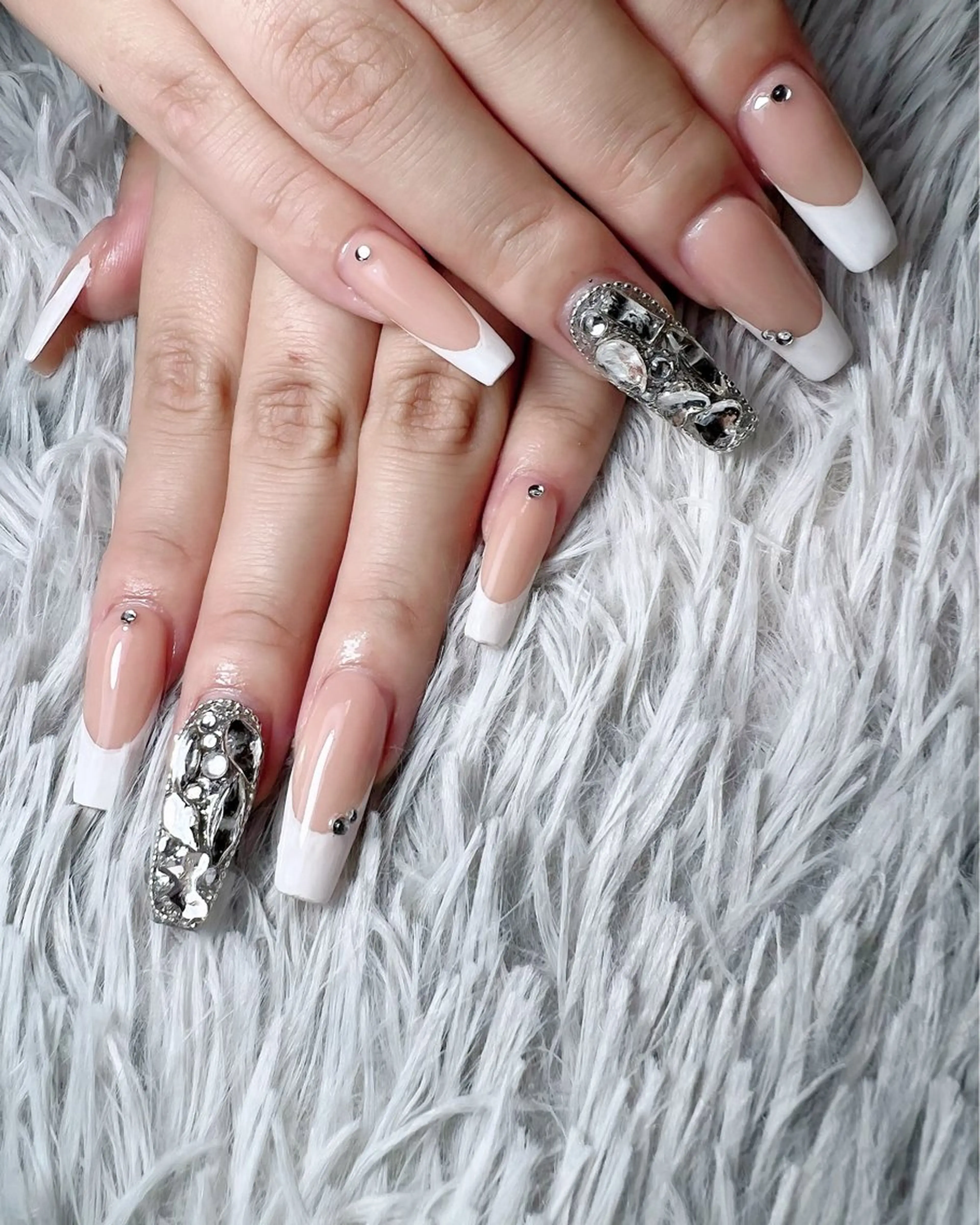 ネイル フレンチネイル ロングネイル ハンドネイル シェヌネイル JURAのネイルデザイン