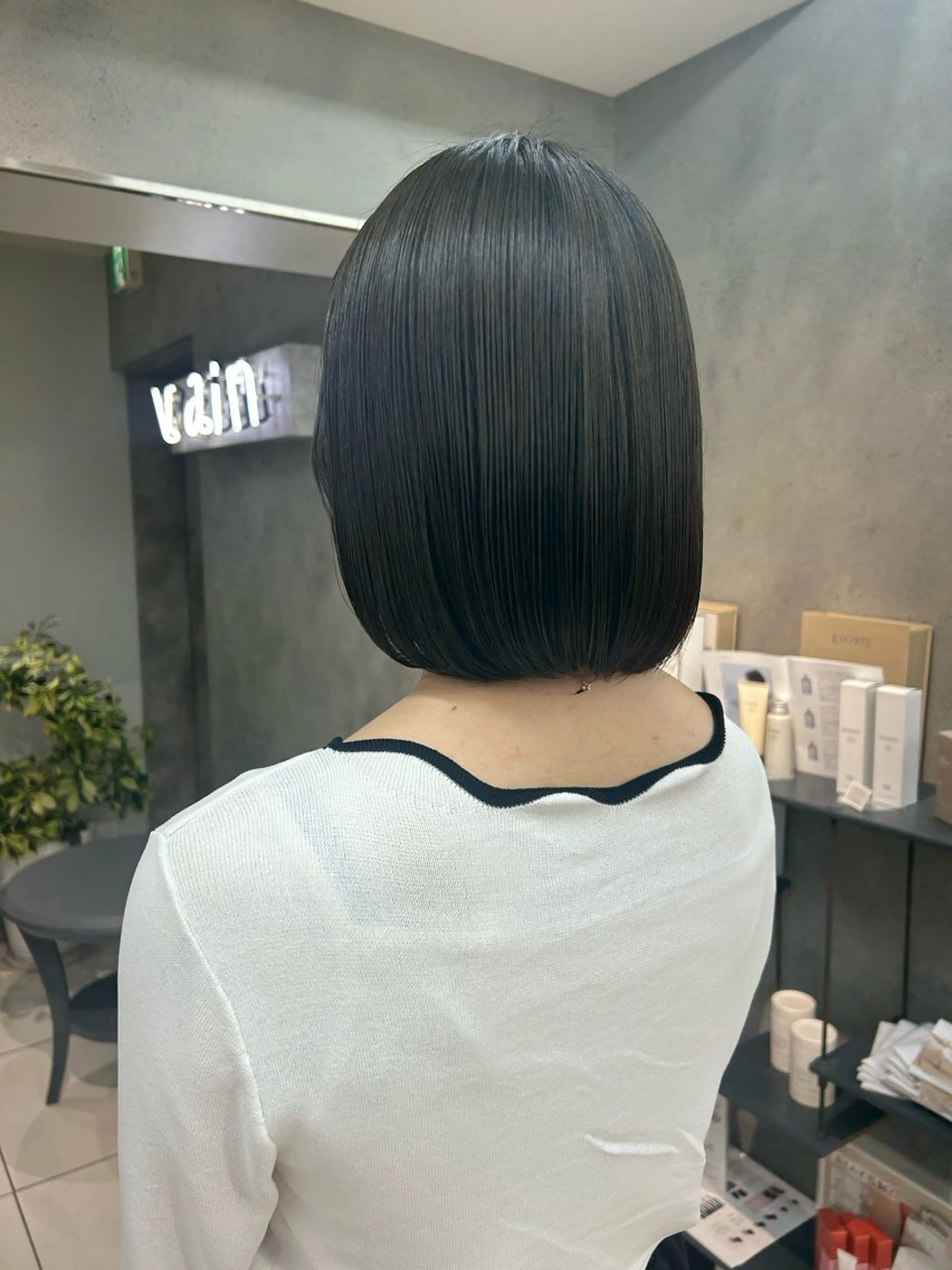 ミディアム vain  shibuya所属・ヘアメイクで一癖ある オシャレ髪💐マナミのヘアスタイル