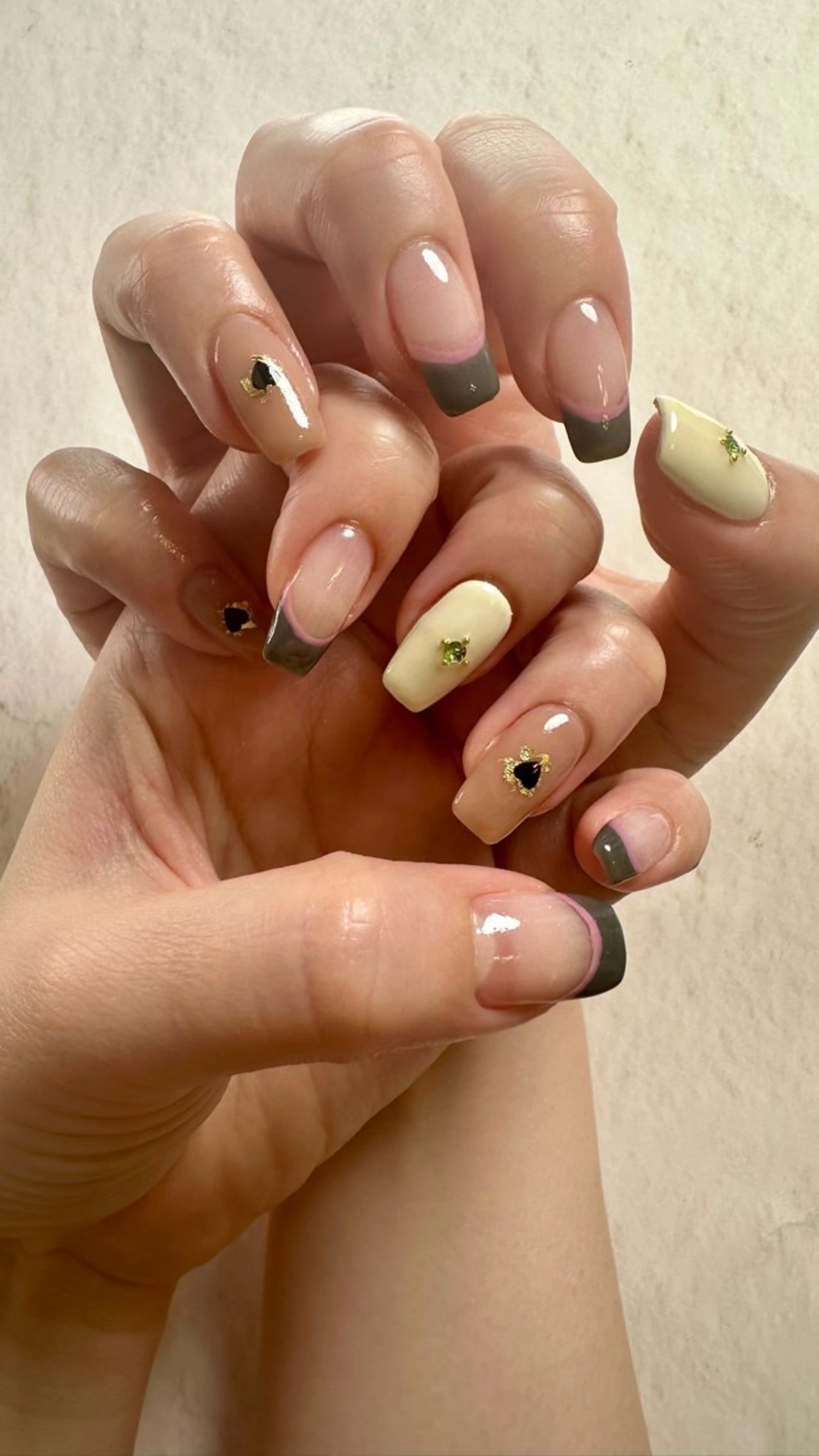 ネイル ニュアンスネイル ハンドネイル ハンドケア Atelier Ariのネイルデザイン
