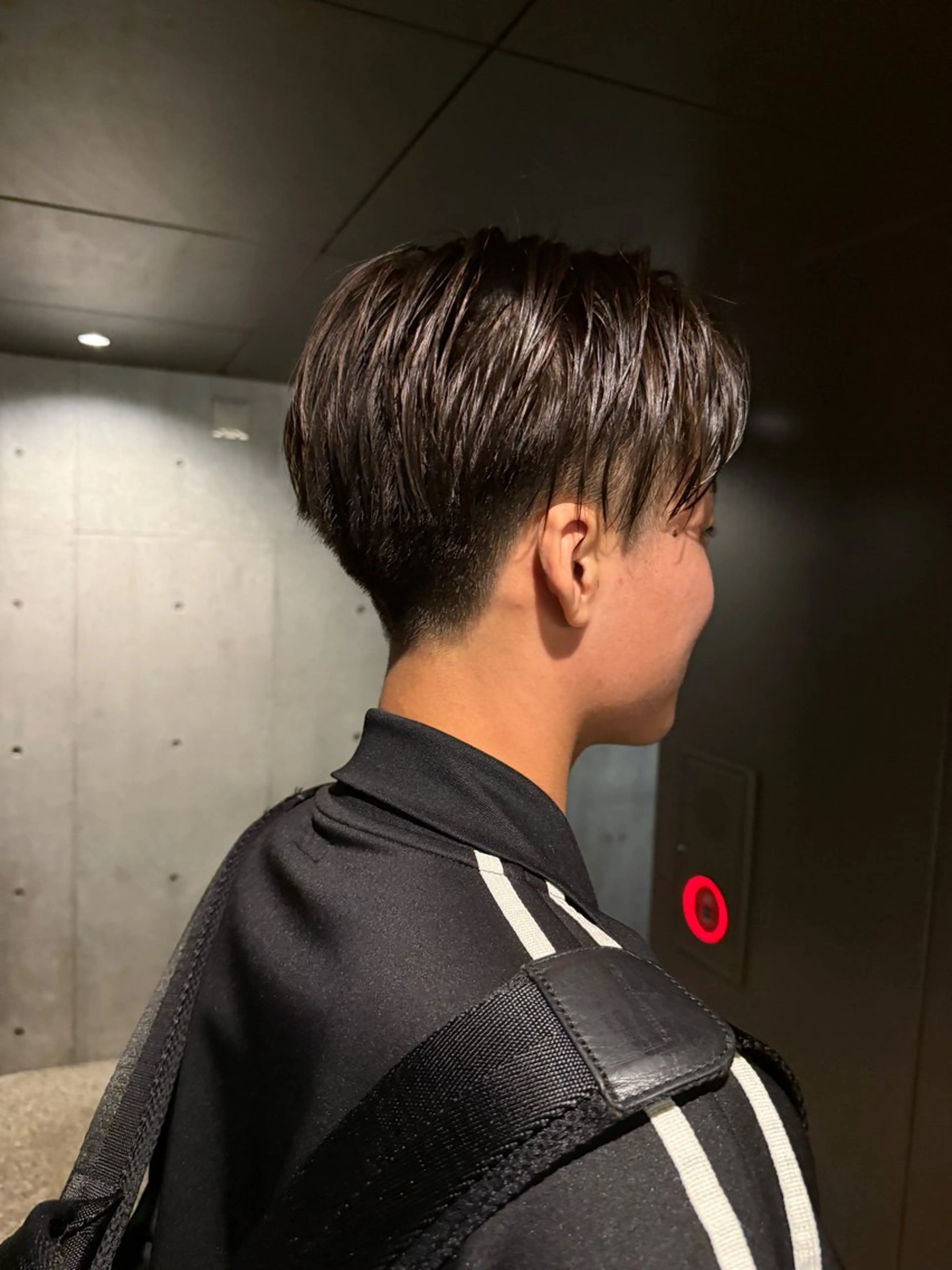 ショート メンズ センターパート メンズパーマ 縮毛矯正 casi所属・星本 広海のヘアスタイル