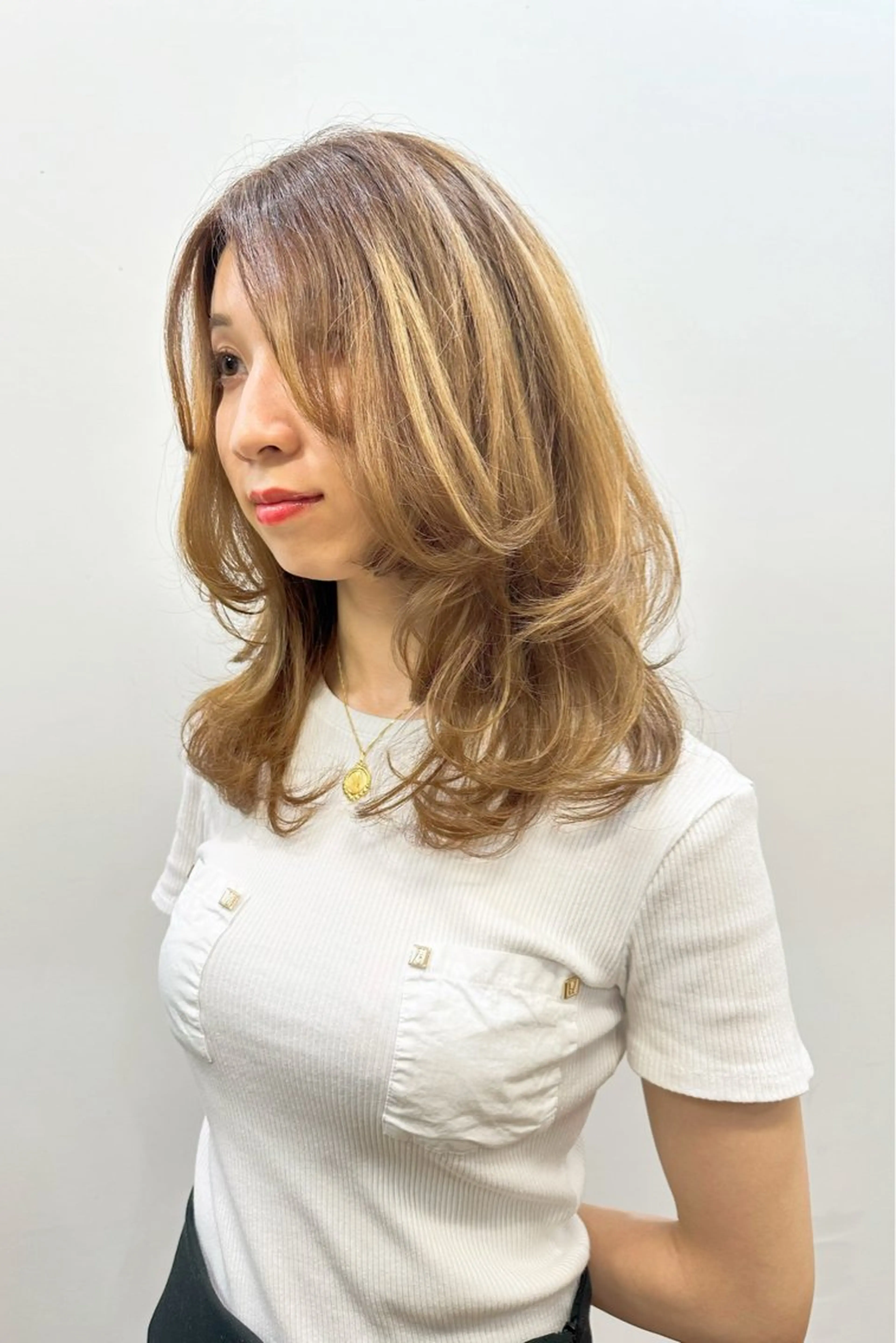ミディアム カラー SORA 麻布十番のヘアスタイル