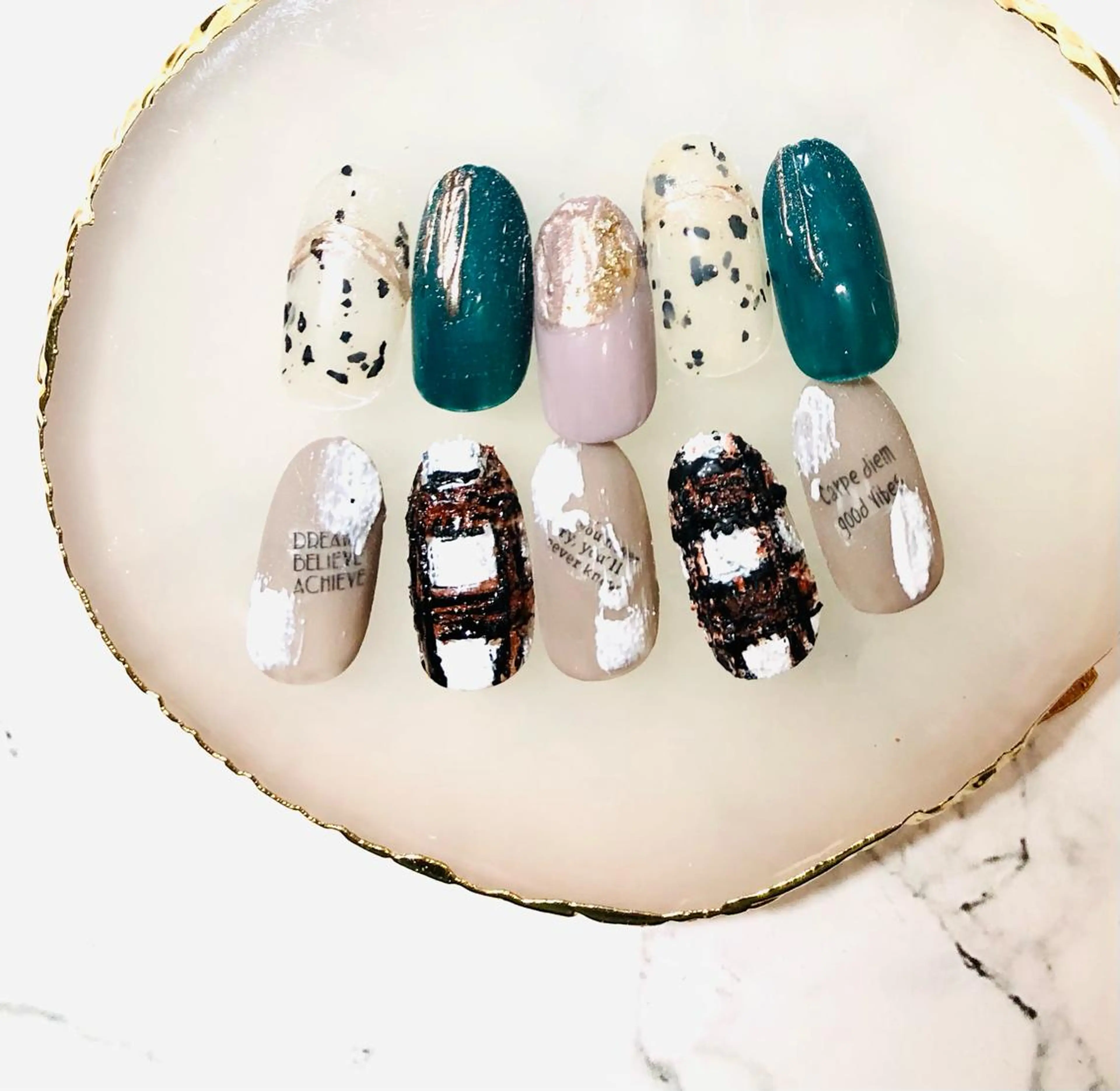 ネイル フラッシュネイル フレンチネイル ラメ(グリッター) ラメグラデーション マグネットネイル H3(エイチスリー)所属・H3 hitoのネイルデザイン