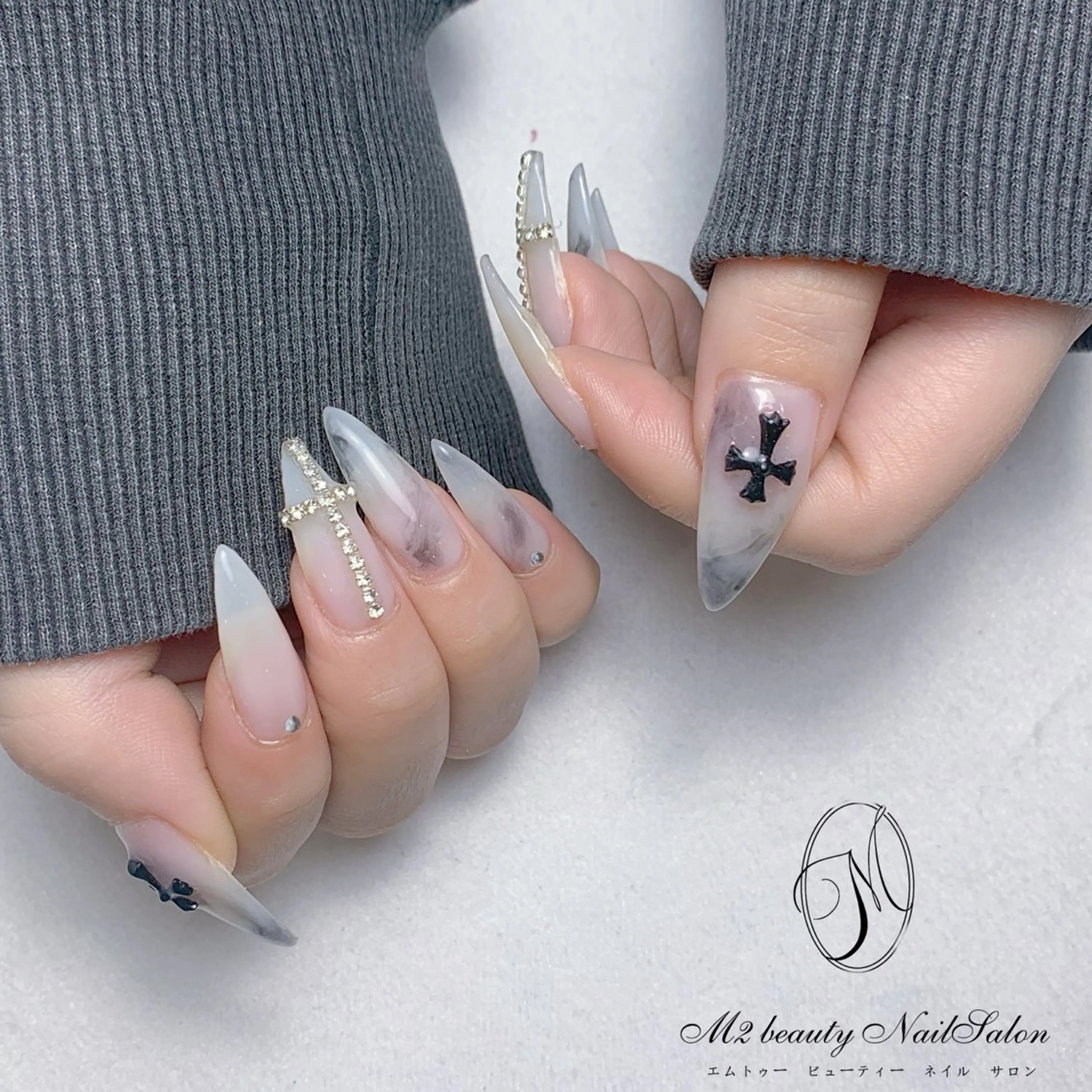 ネイル アートネイル フラッシュネイル フレンチネイル ガラスフレンチ グラデーション ハンドネイル M2 BEAUTY リュウのネイルデザイン