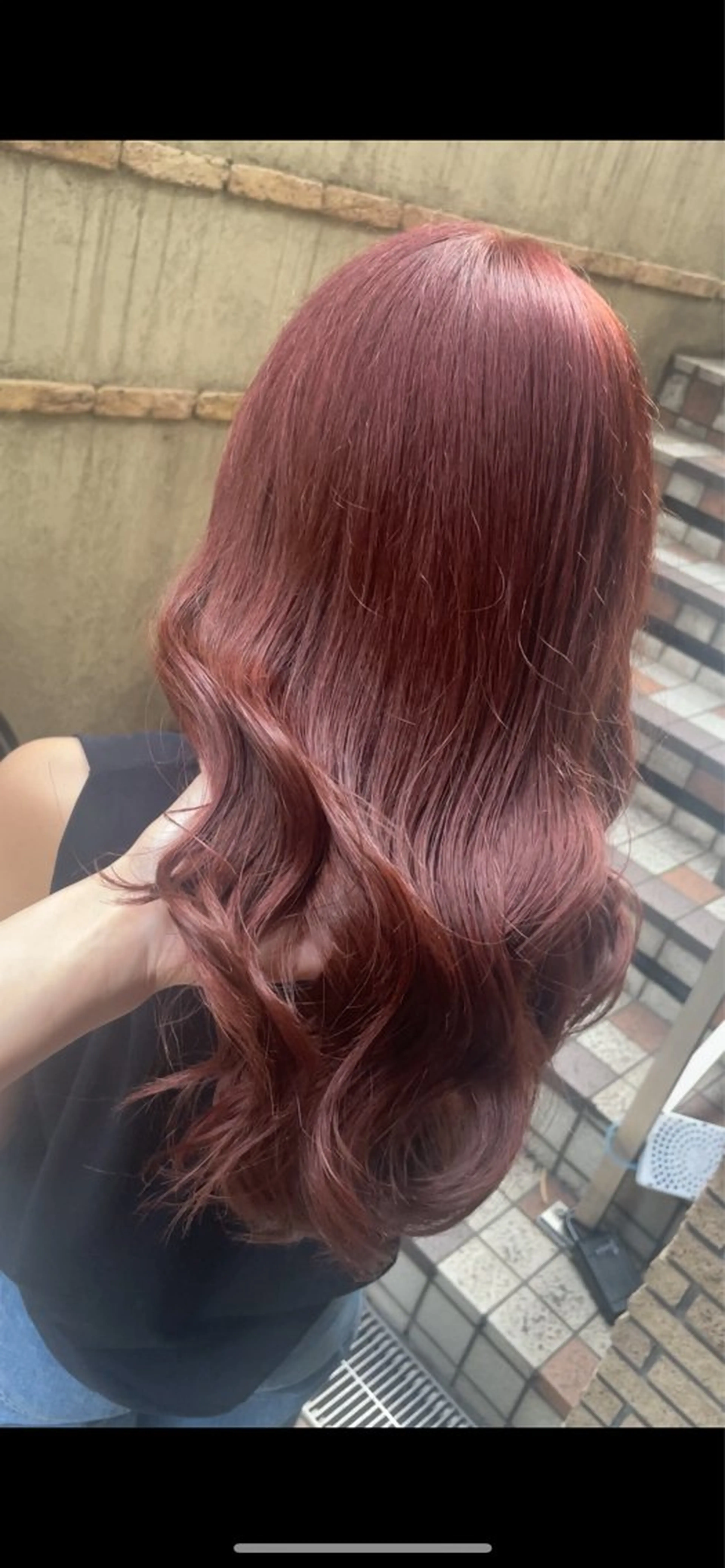 ロング カラー ブリーチ カシス ブリーチなしカラー ピンクカラー カット ヘアカラー トリートメント BEBE所属・ブリーチなし 透明感カラーKANAのヘアスタイル
