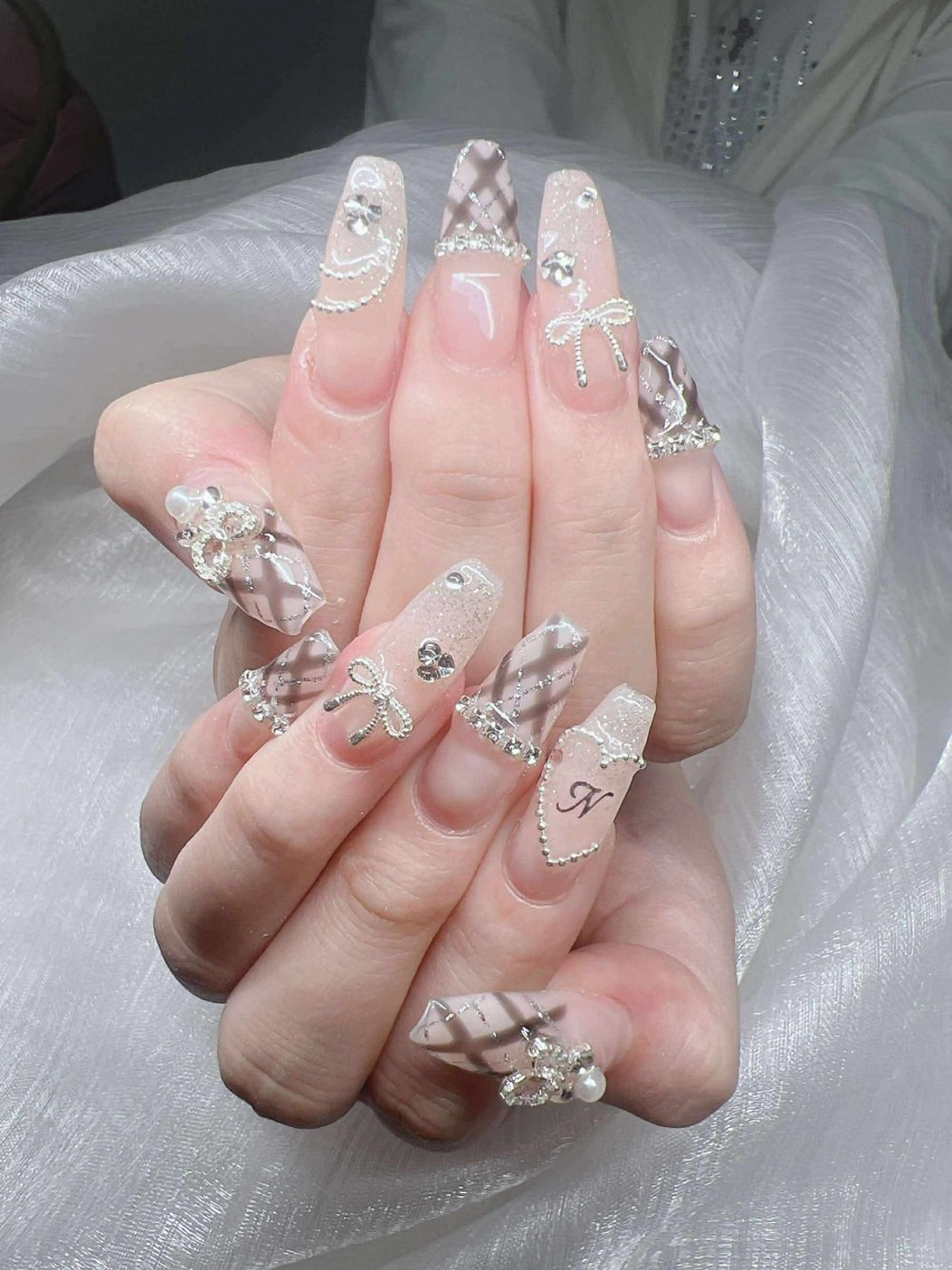 ネイル 長さ出し グラデーション 卒業式 キラキラネイル マグネットネイル ハンドネイル Lee Nailsのネイルデザイン