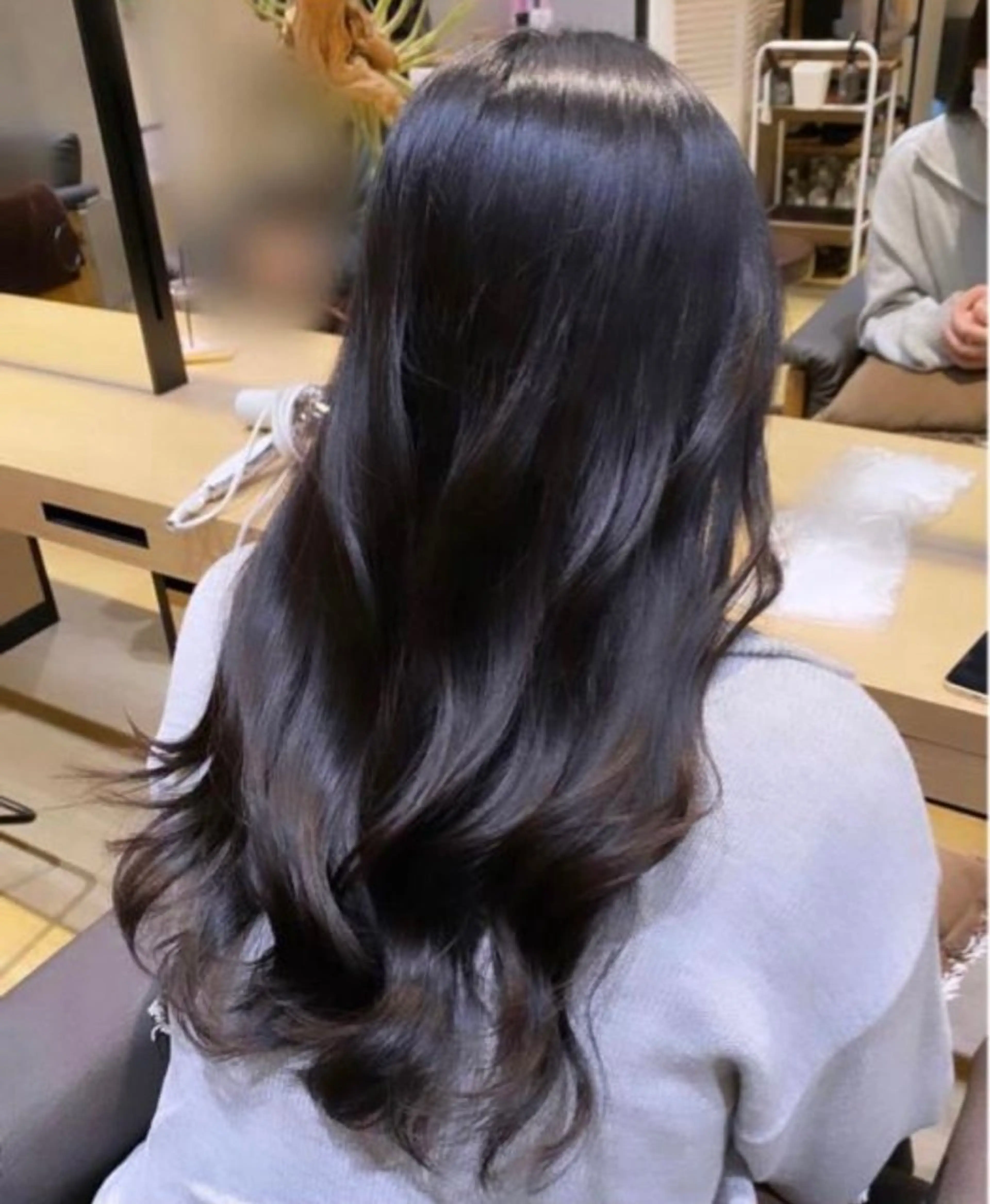 ロング カット ヘアカラー トリートメント 盛れる顔まわり🎀 髪質改善💐羽村勇樹のヘアスタイル
