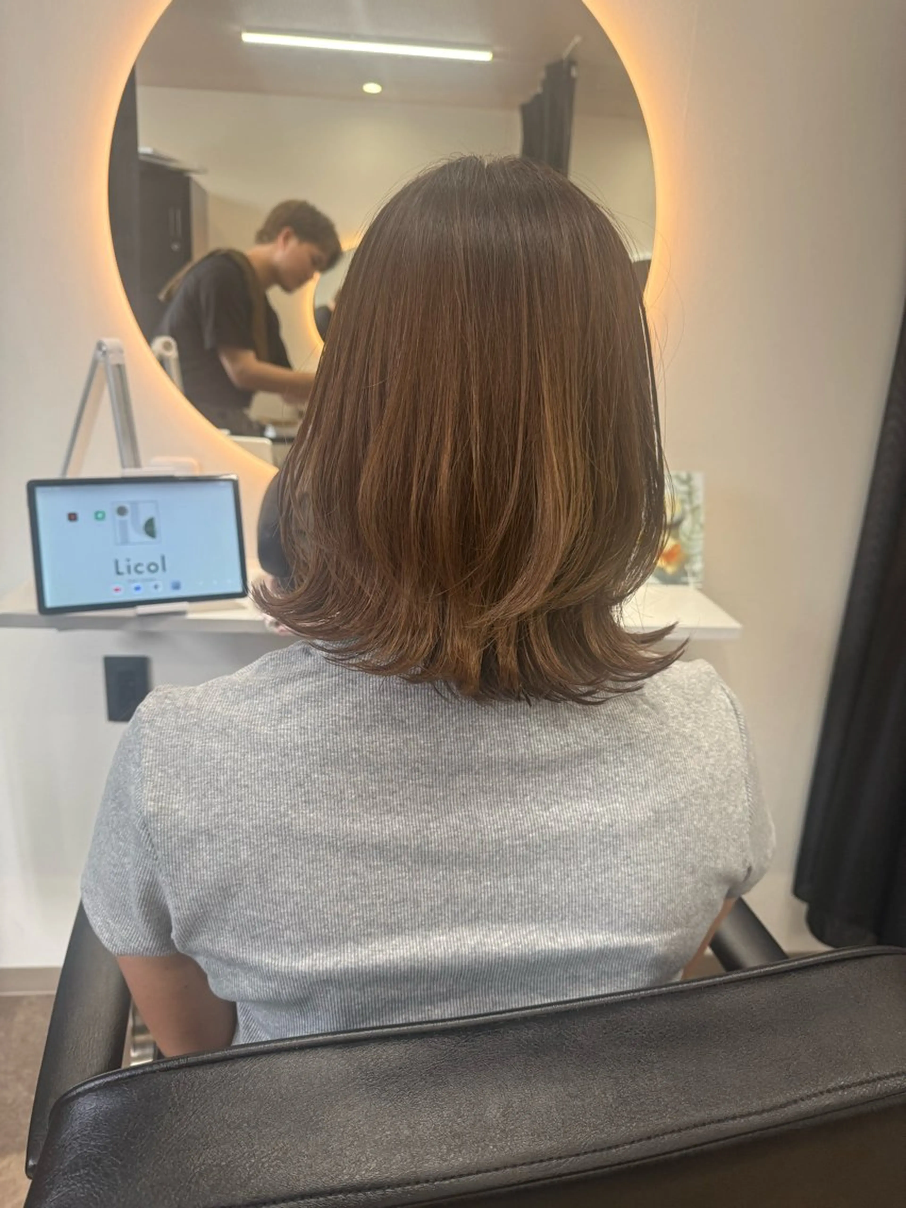 ミディアム レイヤーカット カット Licol所属・髪質改善サロン Licolフリー予約のヘアスタイル