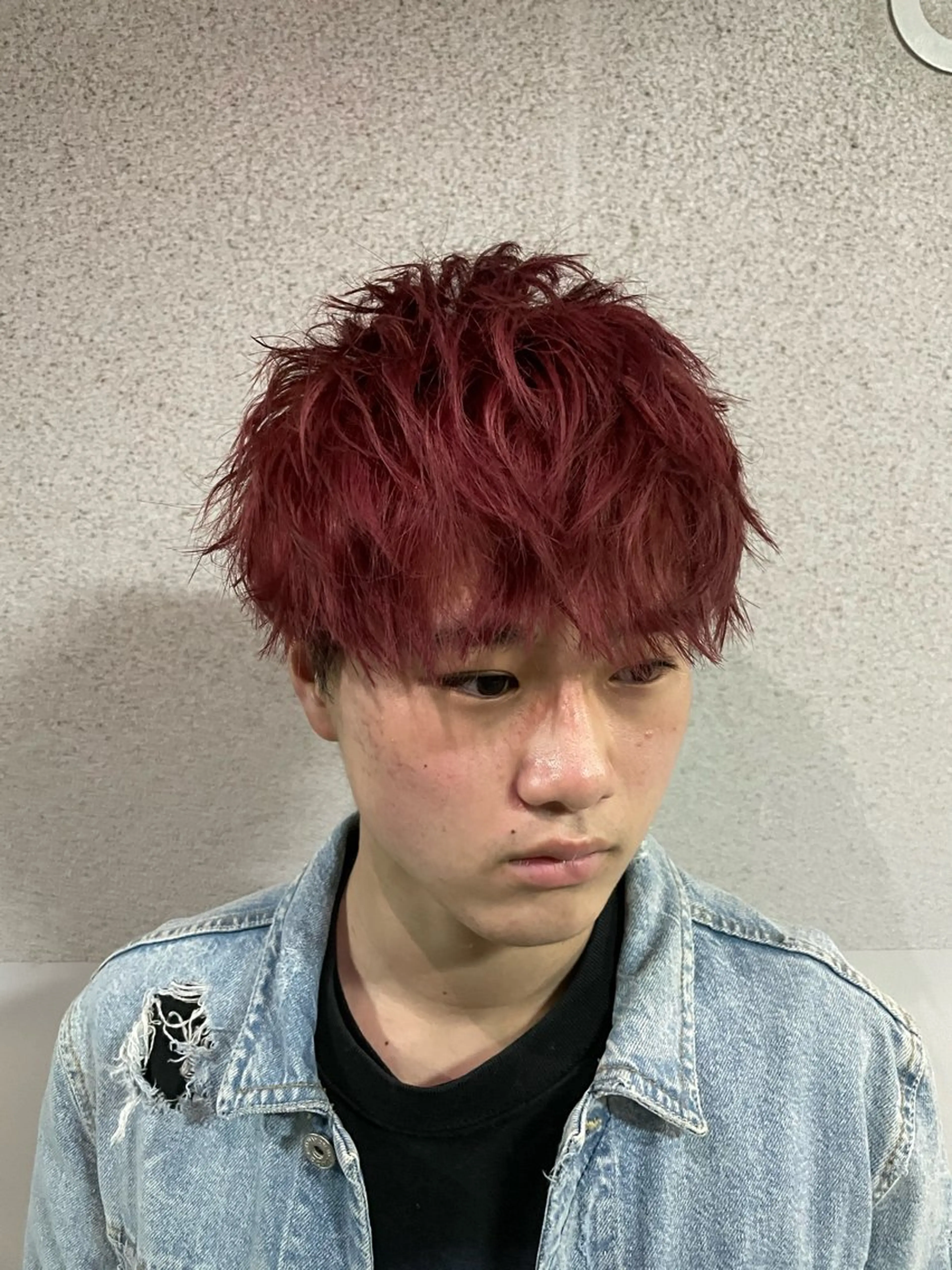ショート カラー メンズ メンズブリーチ ブリーチ ブリーチなしカラー レッドカラー sunc所属・安野 碧のヘアスタイル