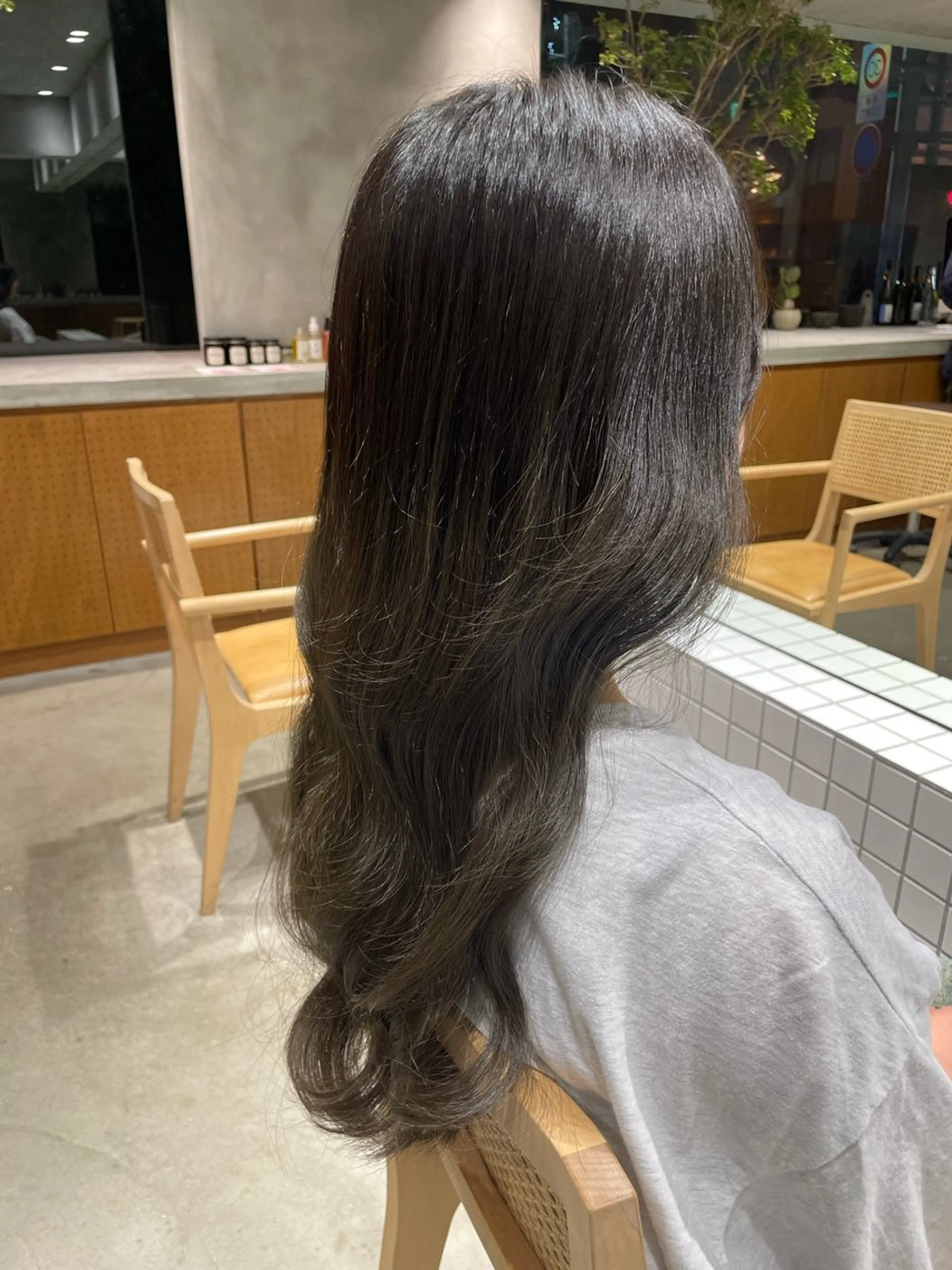 ロング カラー 頼金 愛海のヘアスタイル